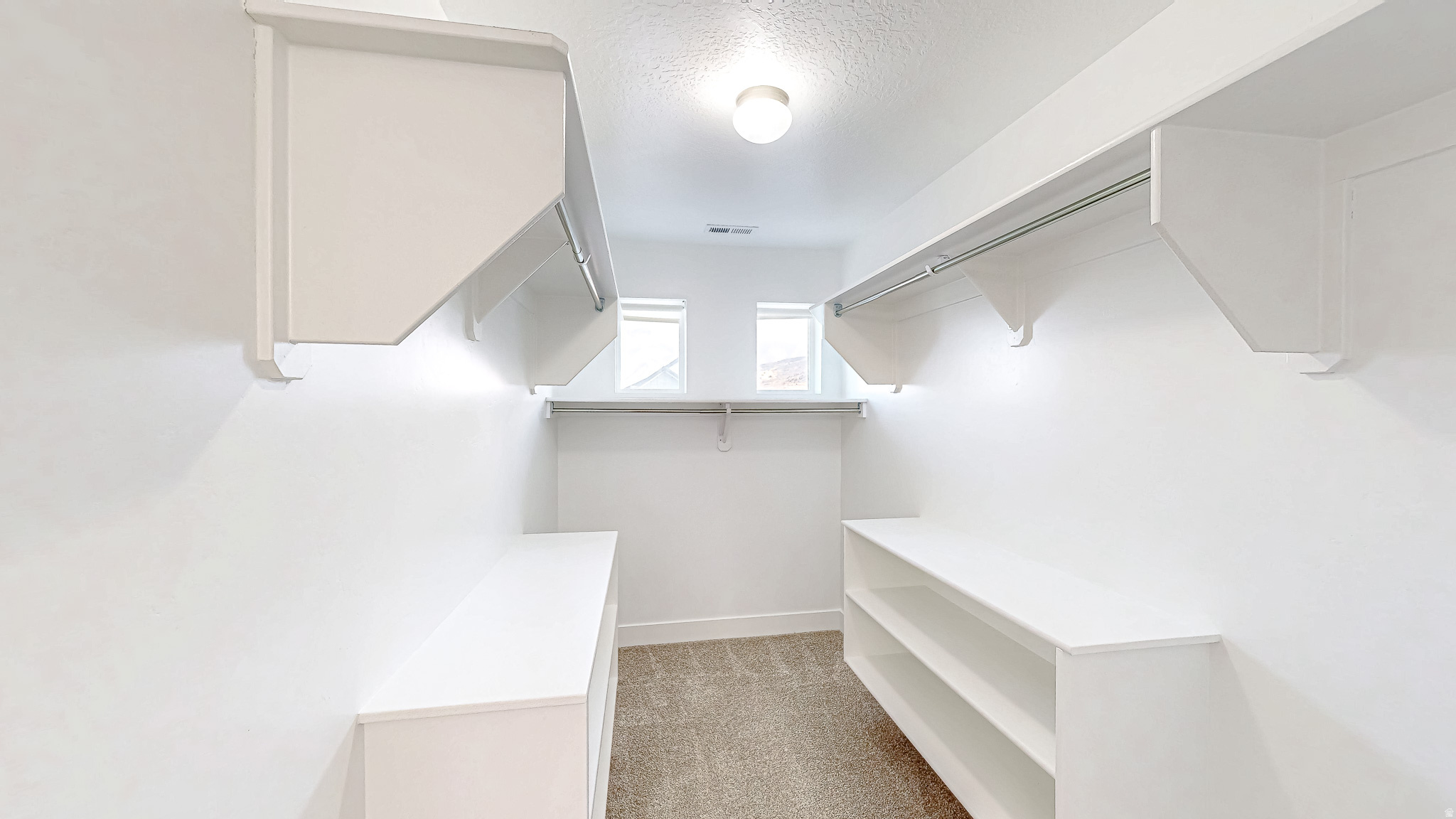 1816 S FREESTONE BLVD