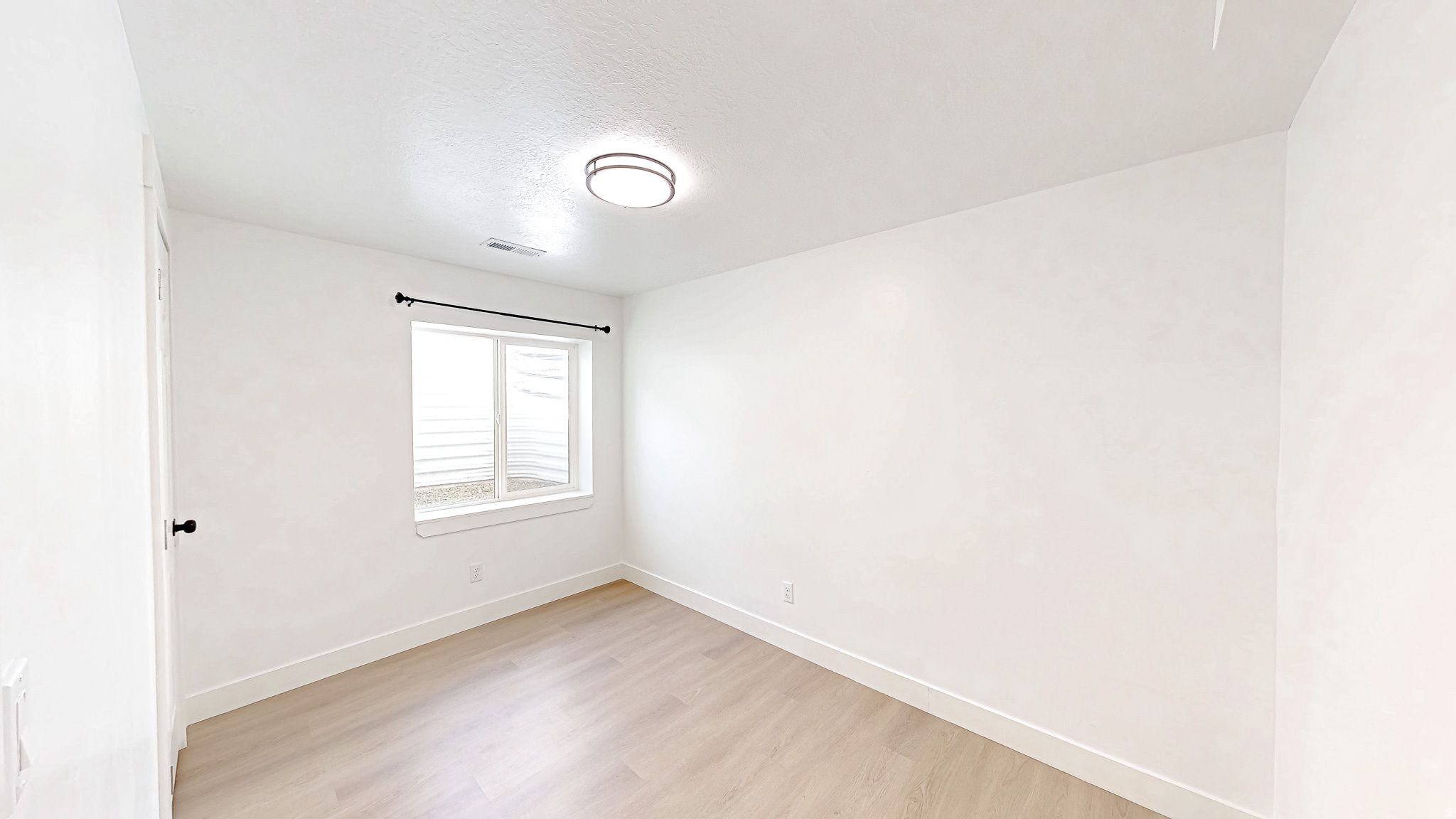 1816 S FREESTONE BLVD