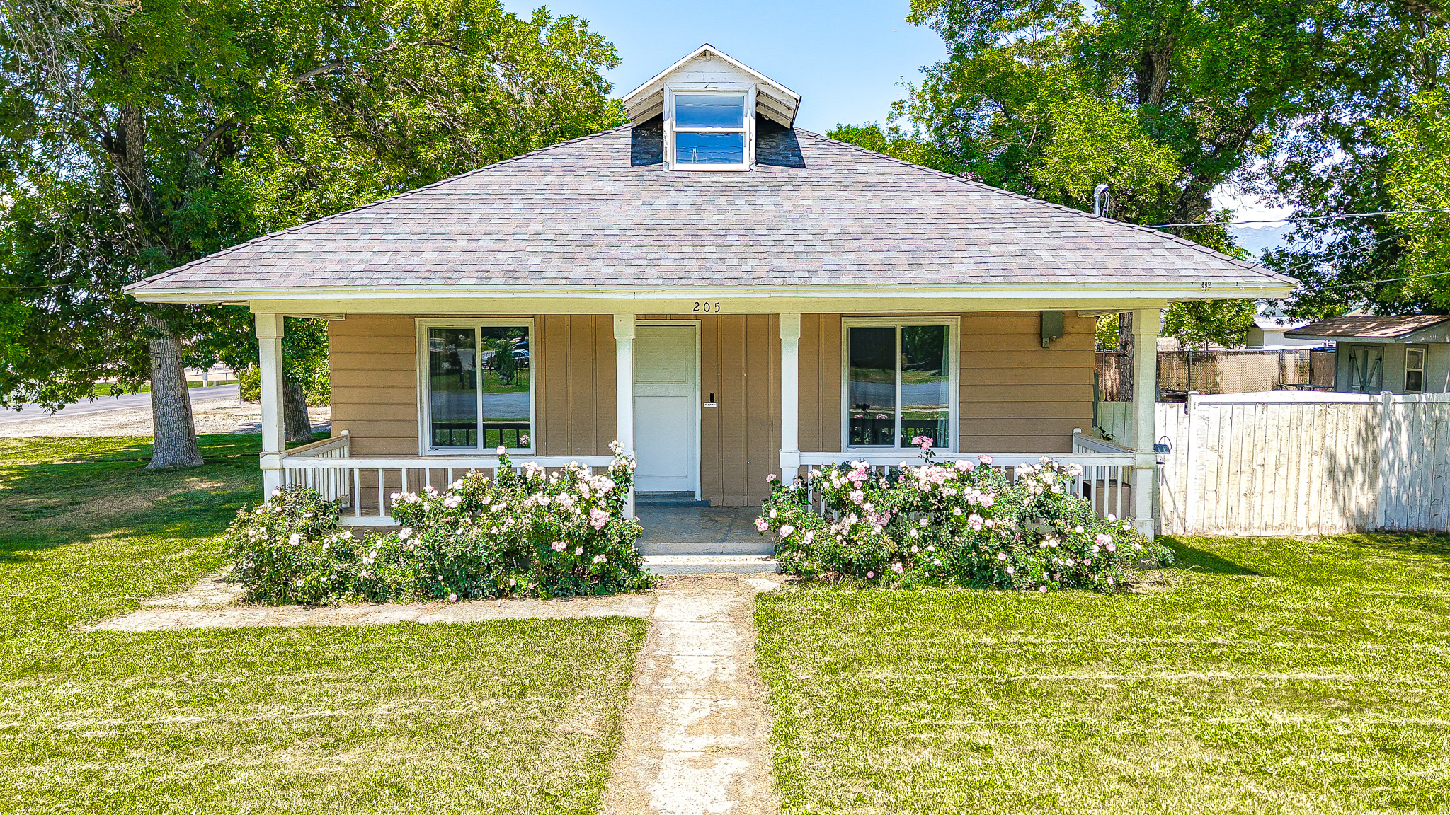 205 E CENTER ST