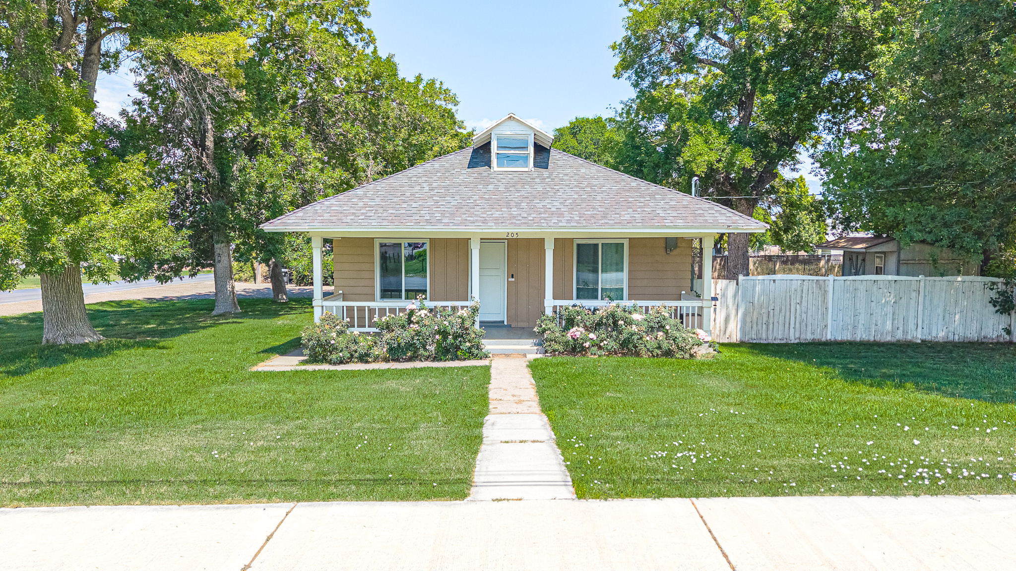 205 E CENTER ST