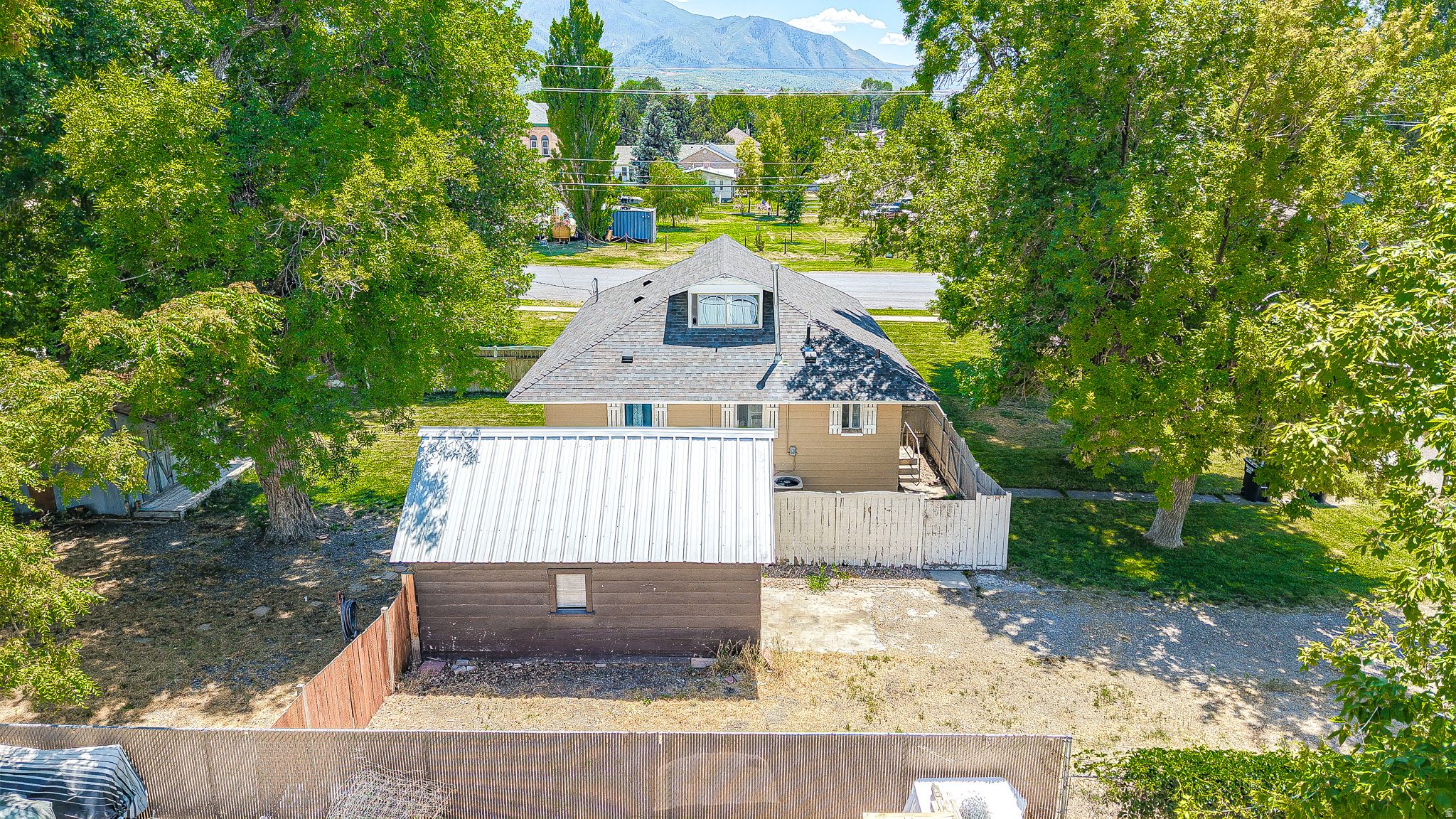 205 E CENTER ST