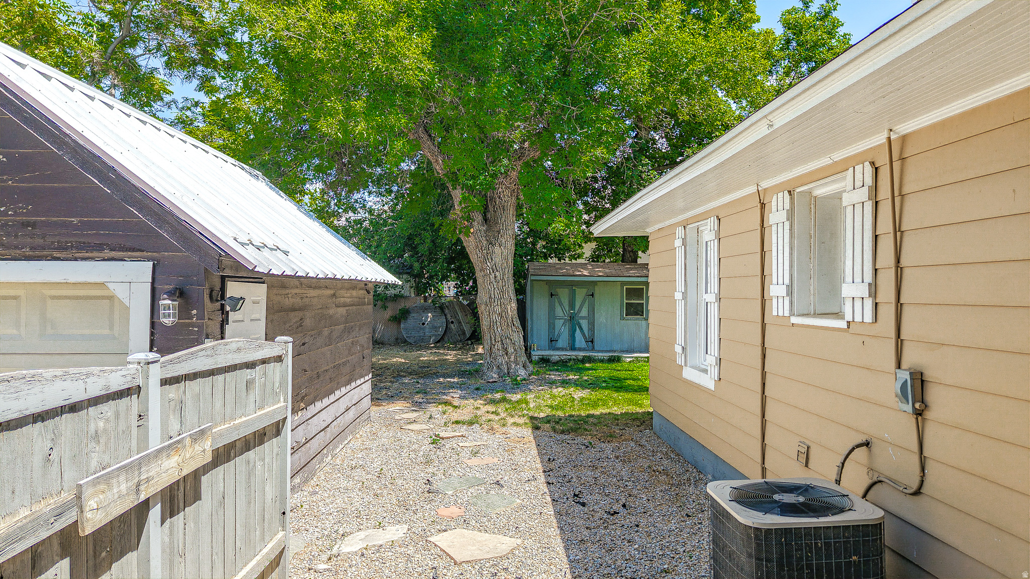205 E CENTER ST