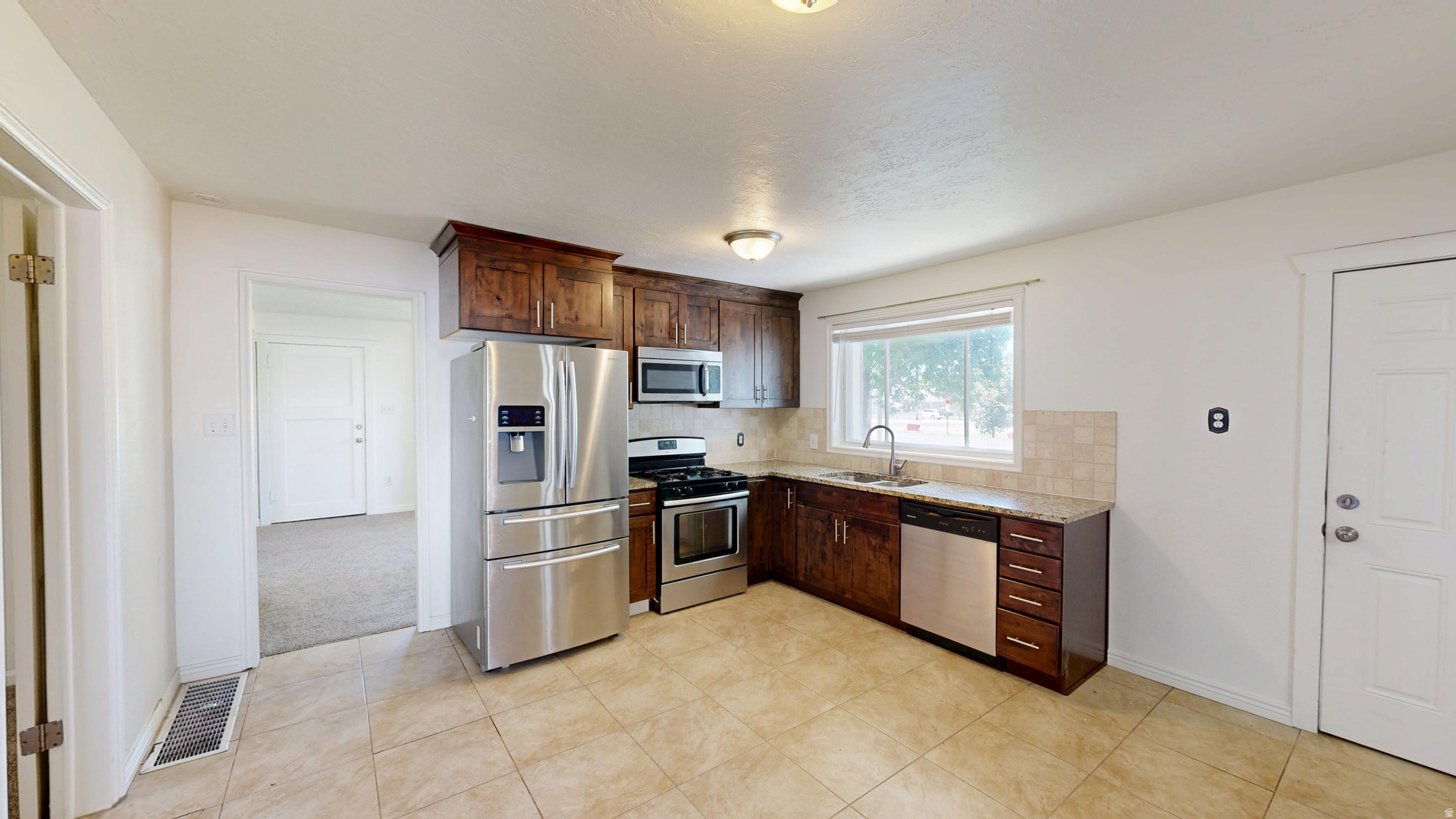 205 E CENTER ST