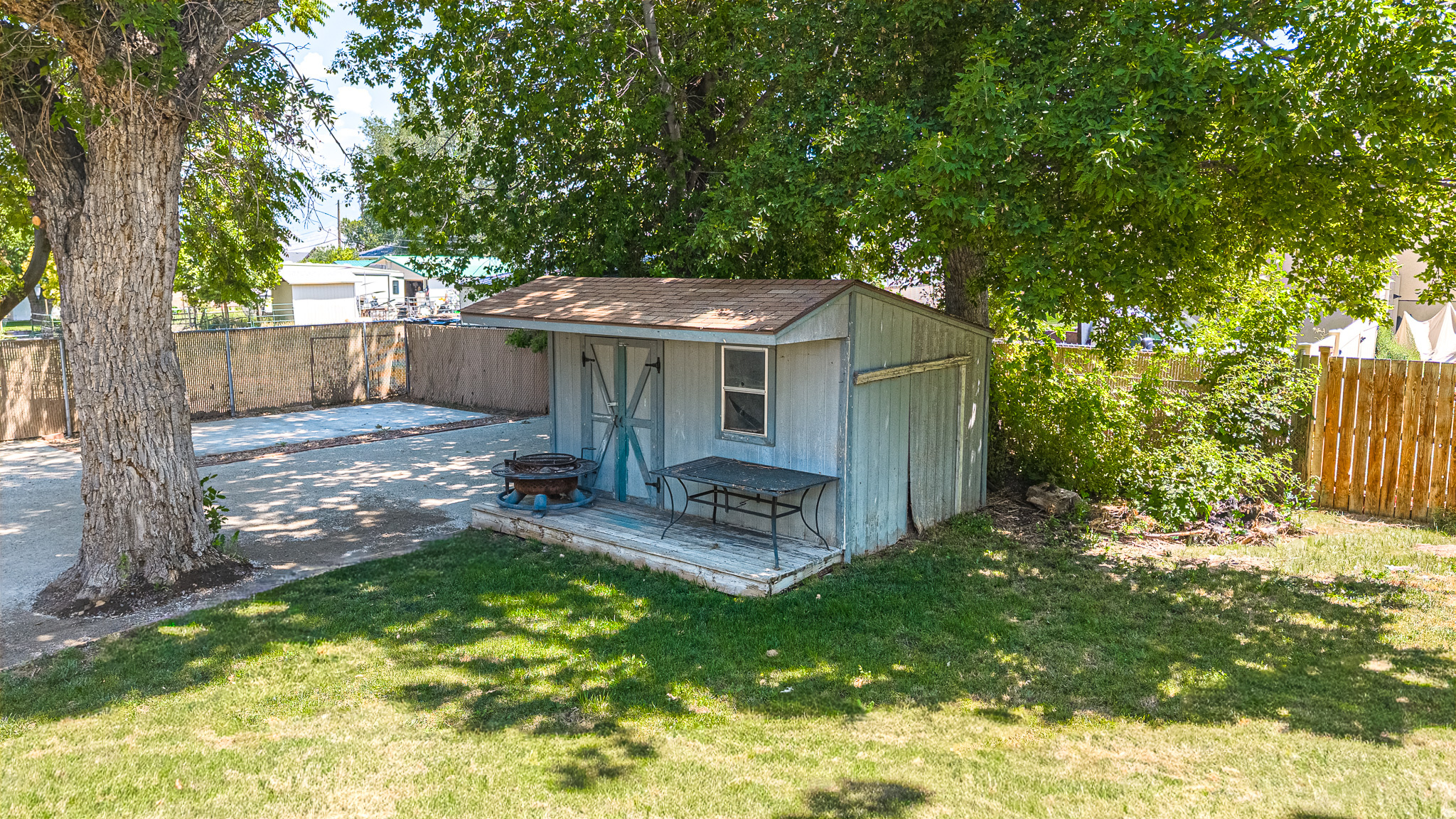 205 E CENTER ST