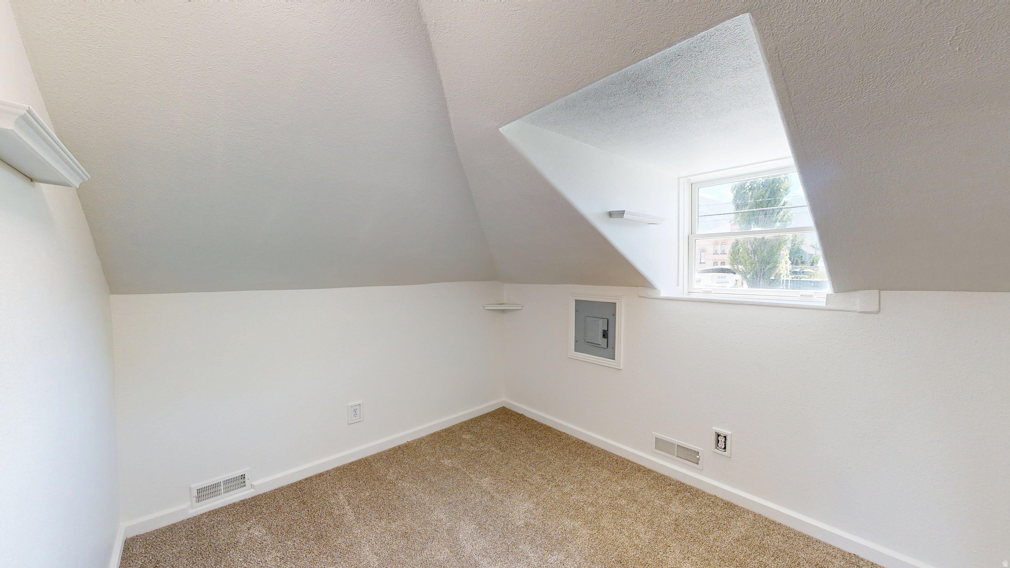 205 E CENTER ST