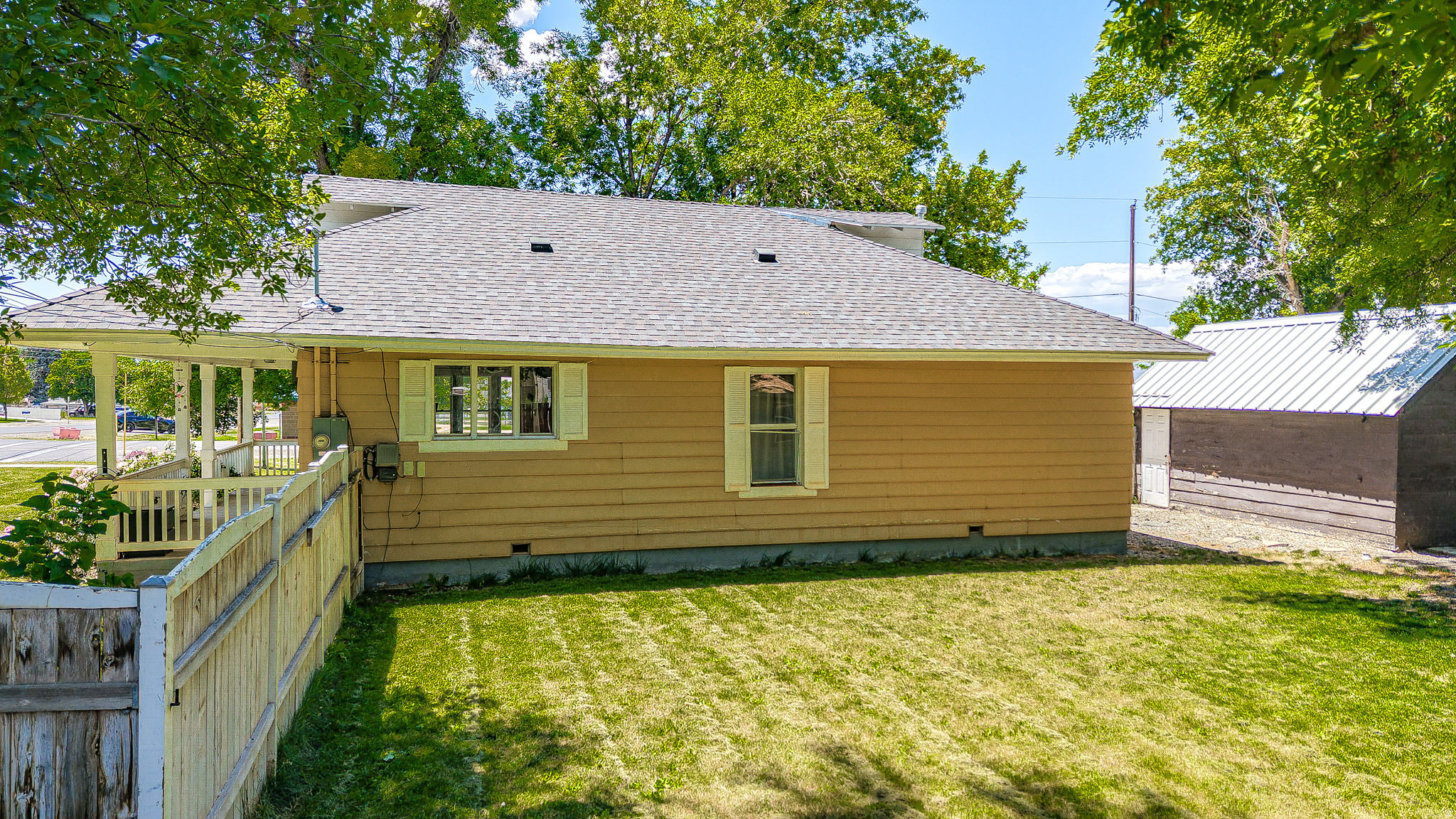 205 E CENTER ST