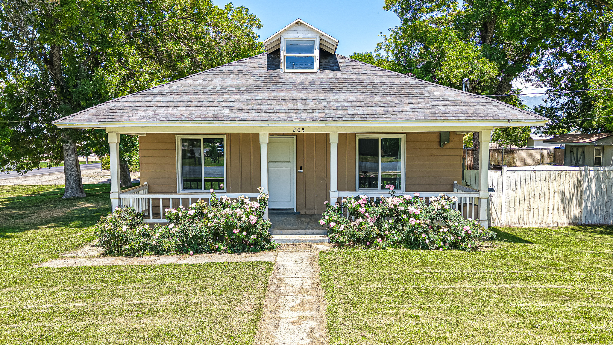 205 E CENTER ST