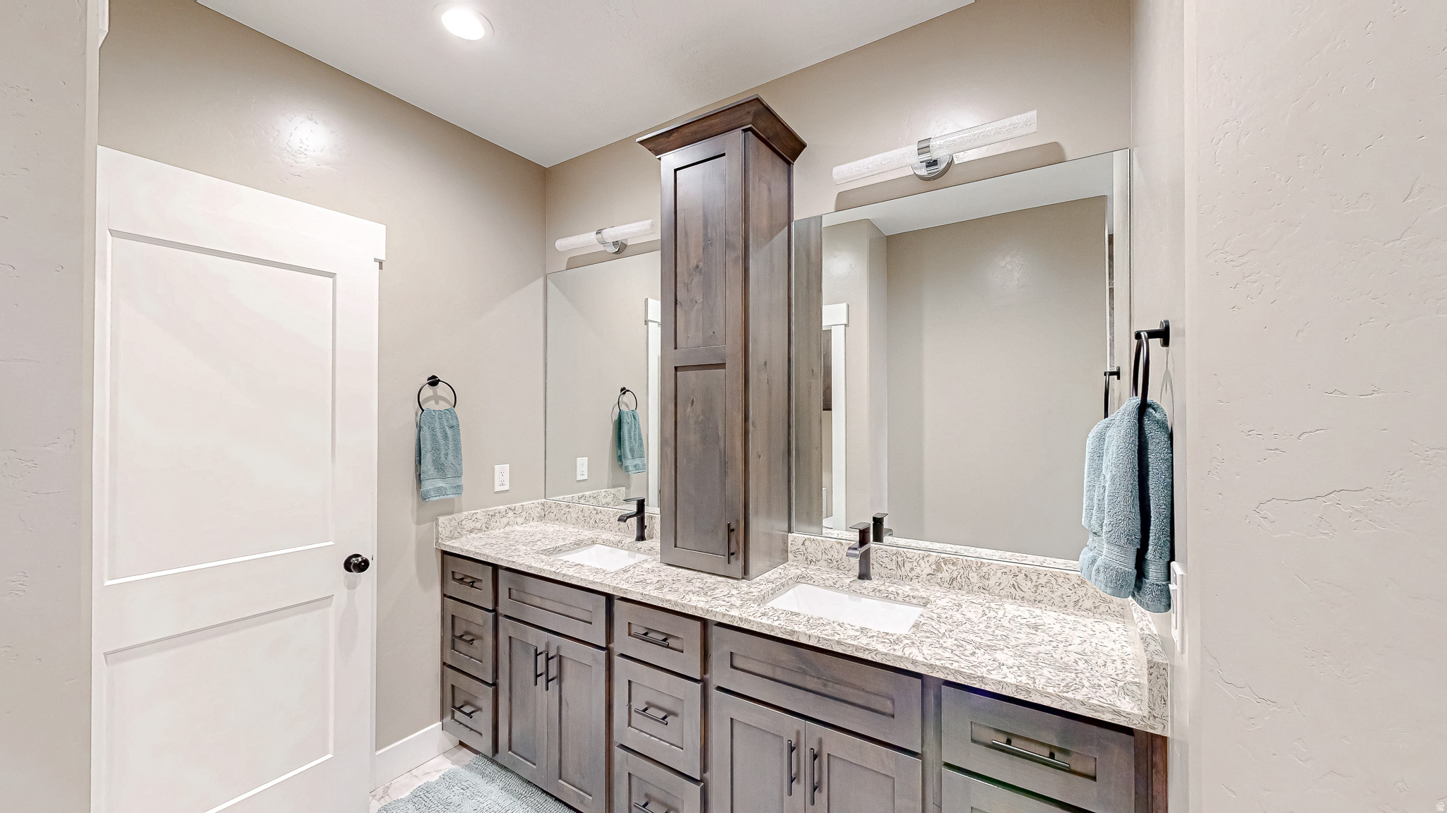 435 E 100 N