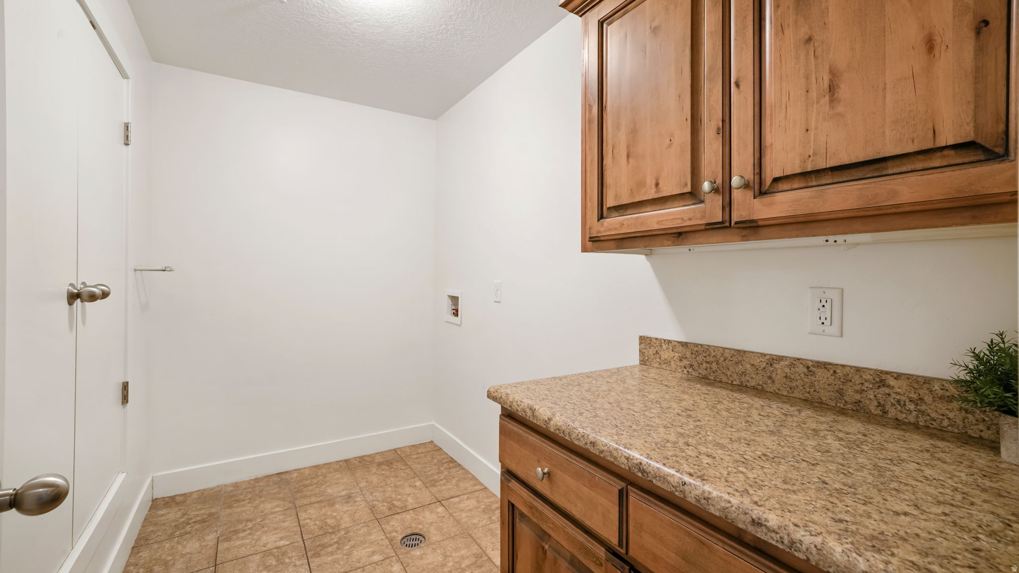 1045 S 1700 W #221