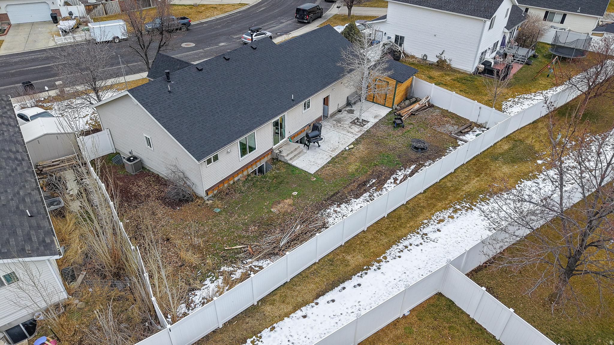 1216 E LOAFER VIEW DR