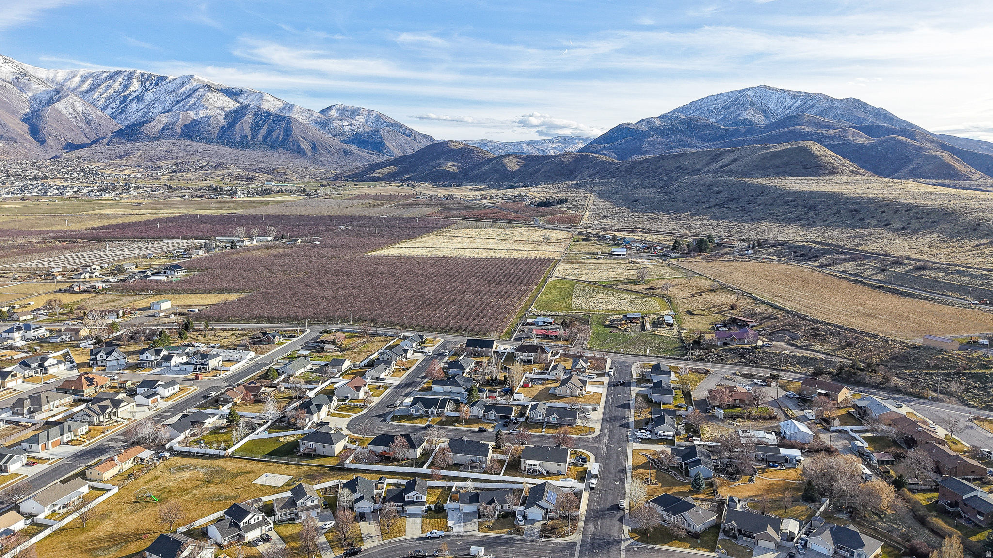 1216 E LOAFER VIEW DR