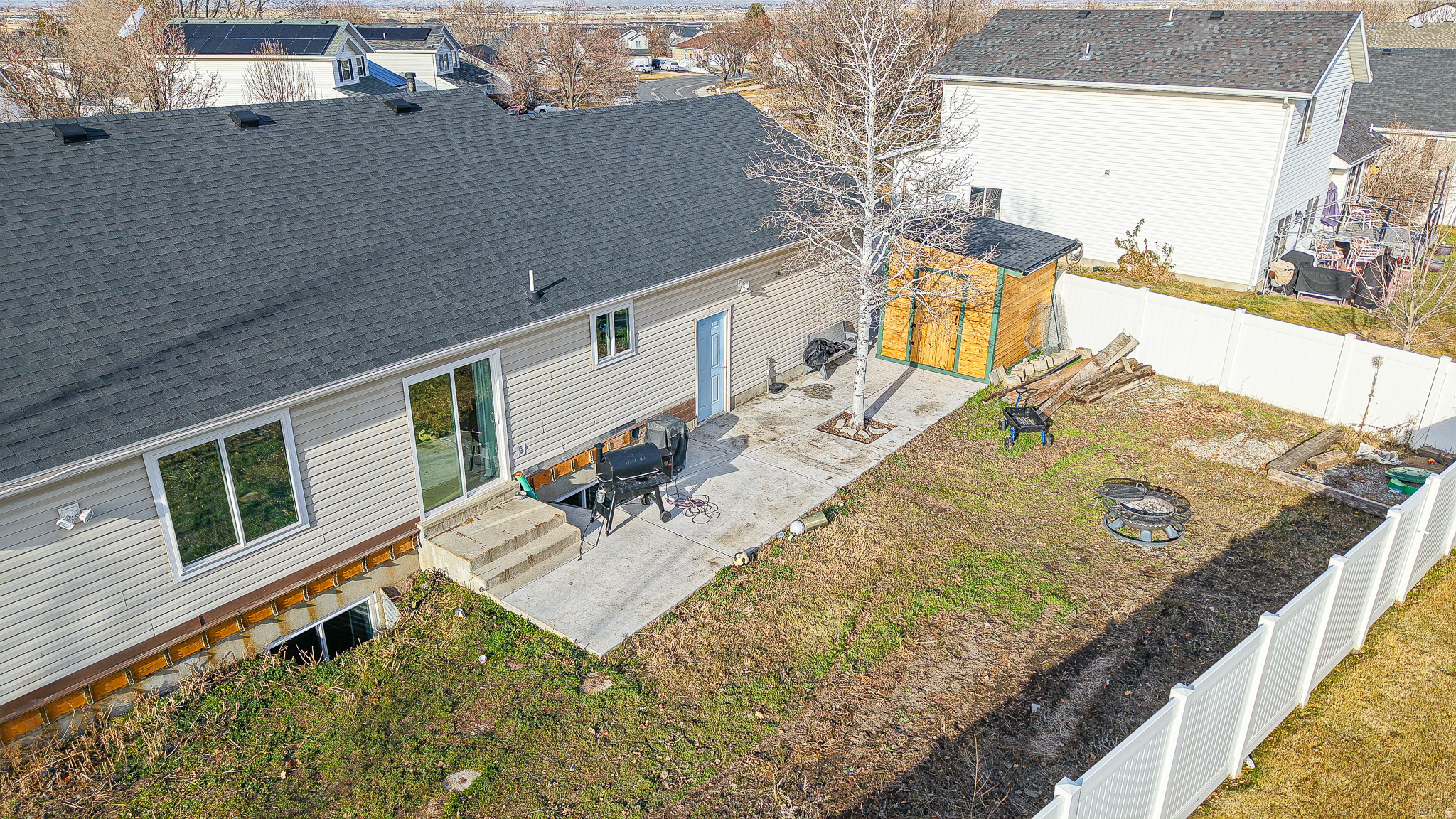 1216 E LOAFER VIEW DR