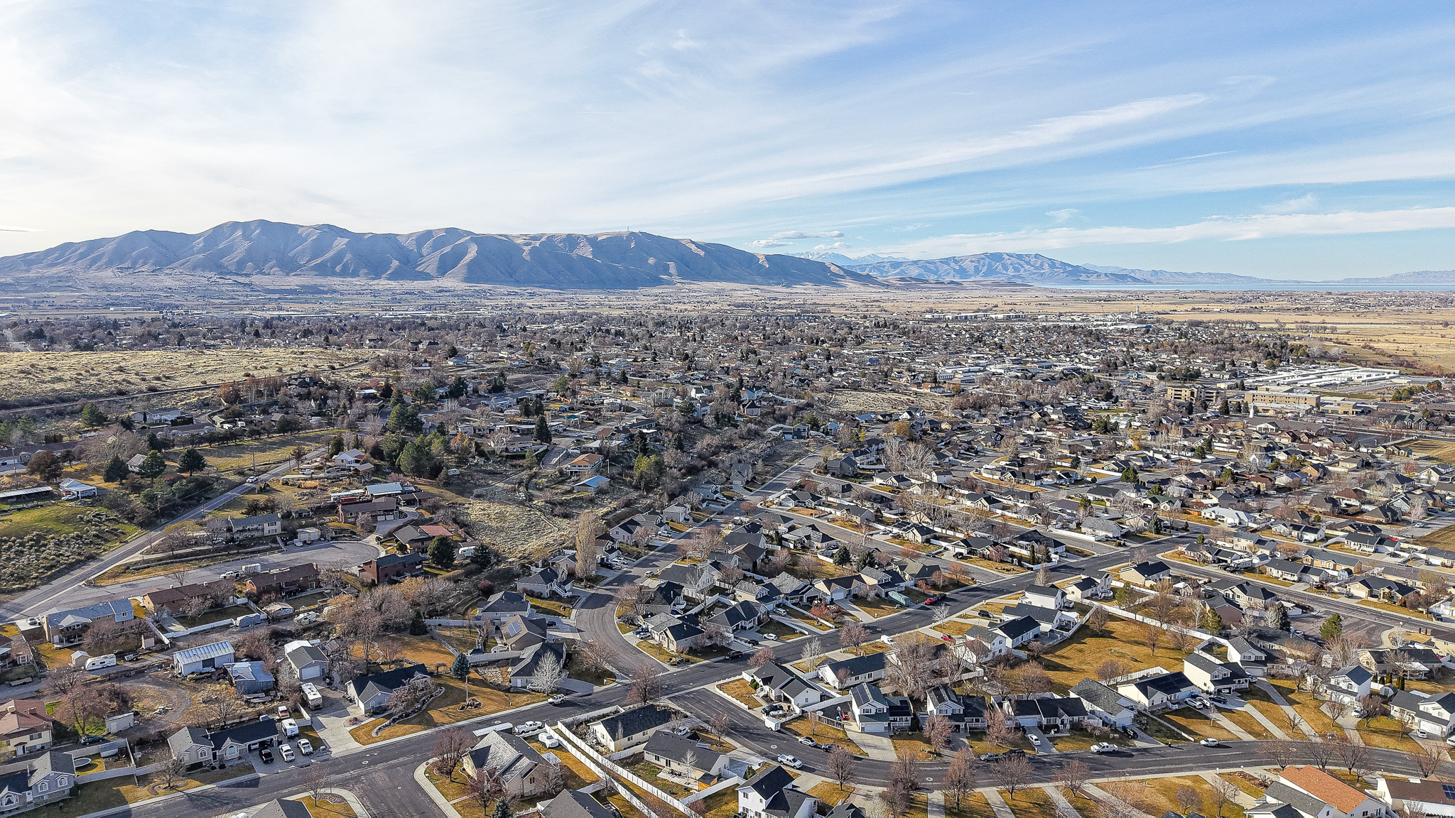 1216 E LOAFER VIEW DR