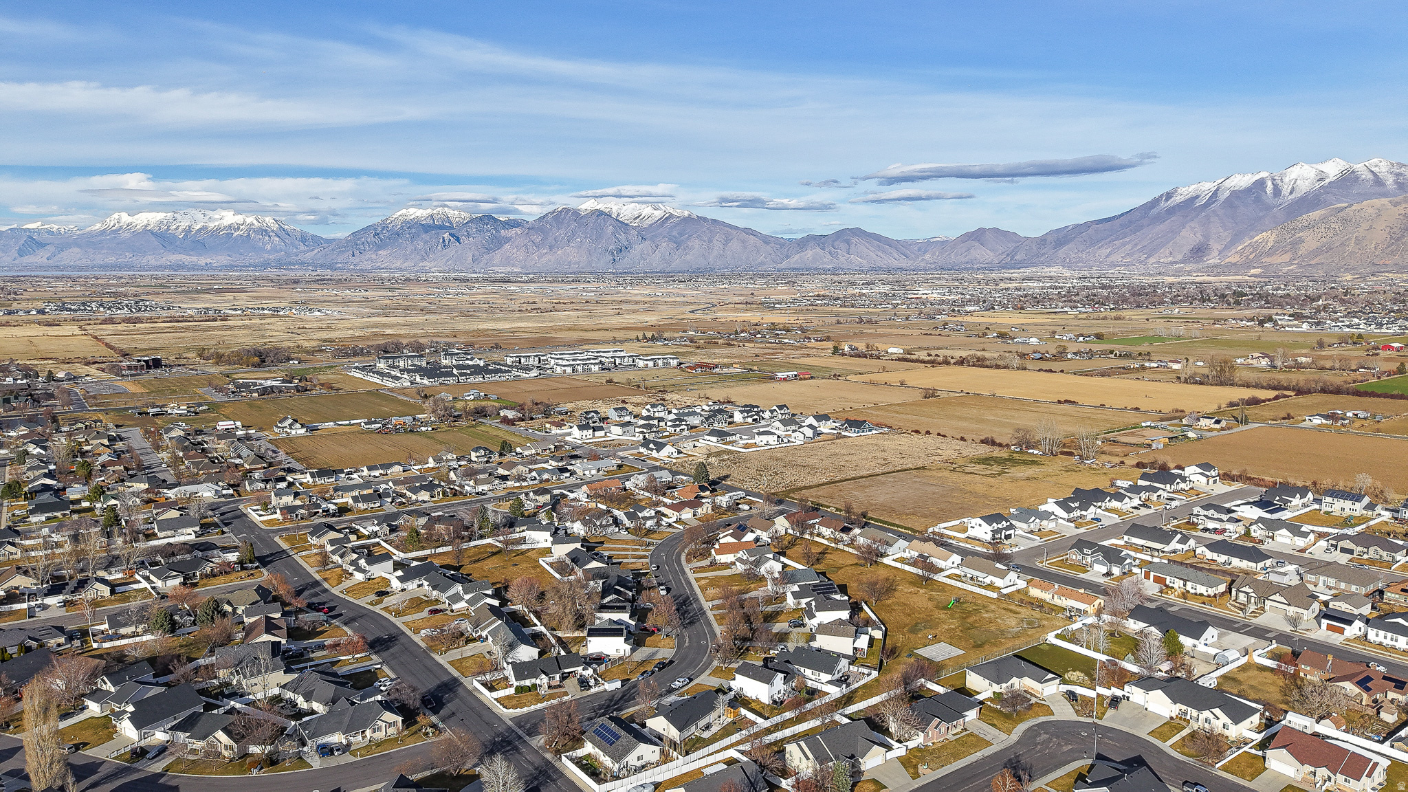 1216 E LOAFER VIEW DR