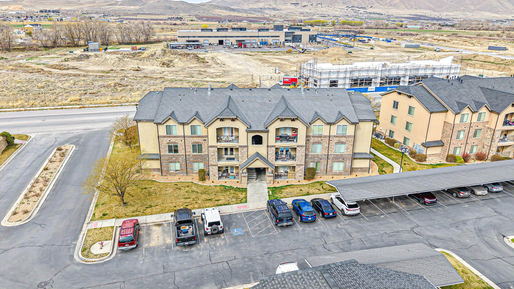 523 1045 S 1700 #523