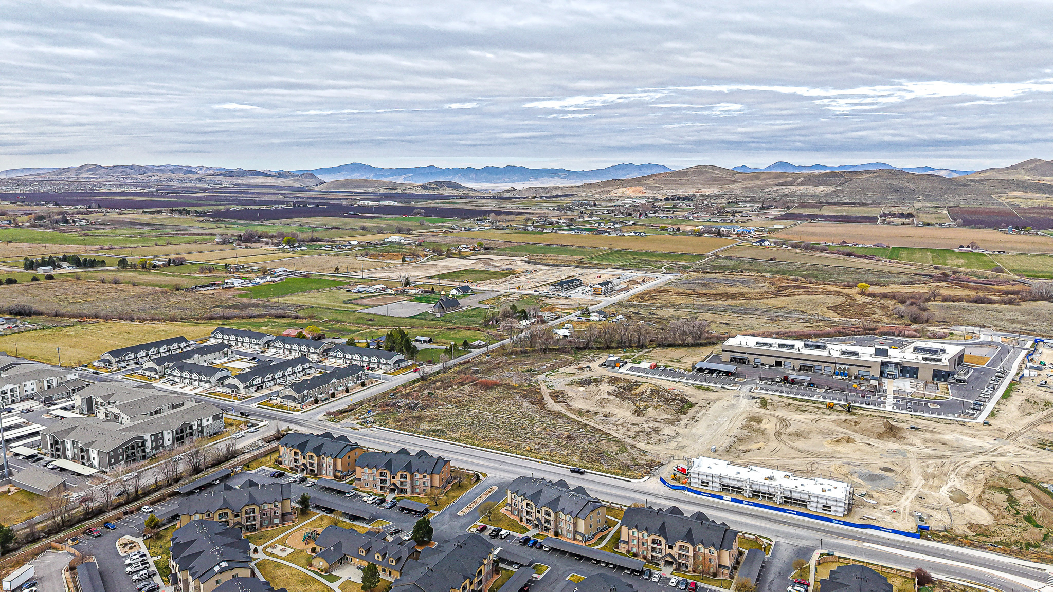 523 1045 S 1700 #523