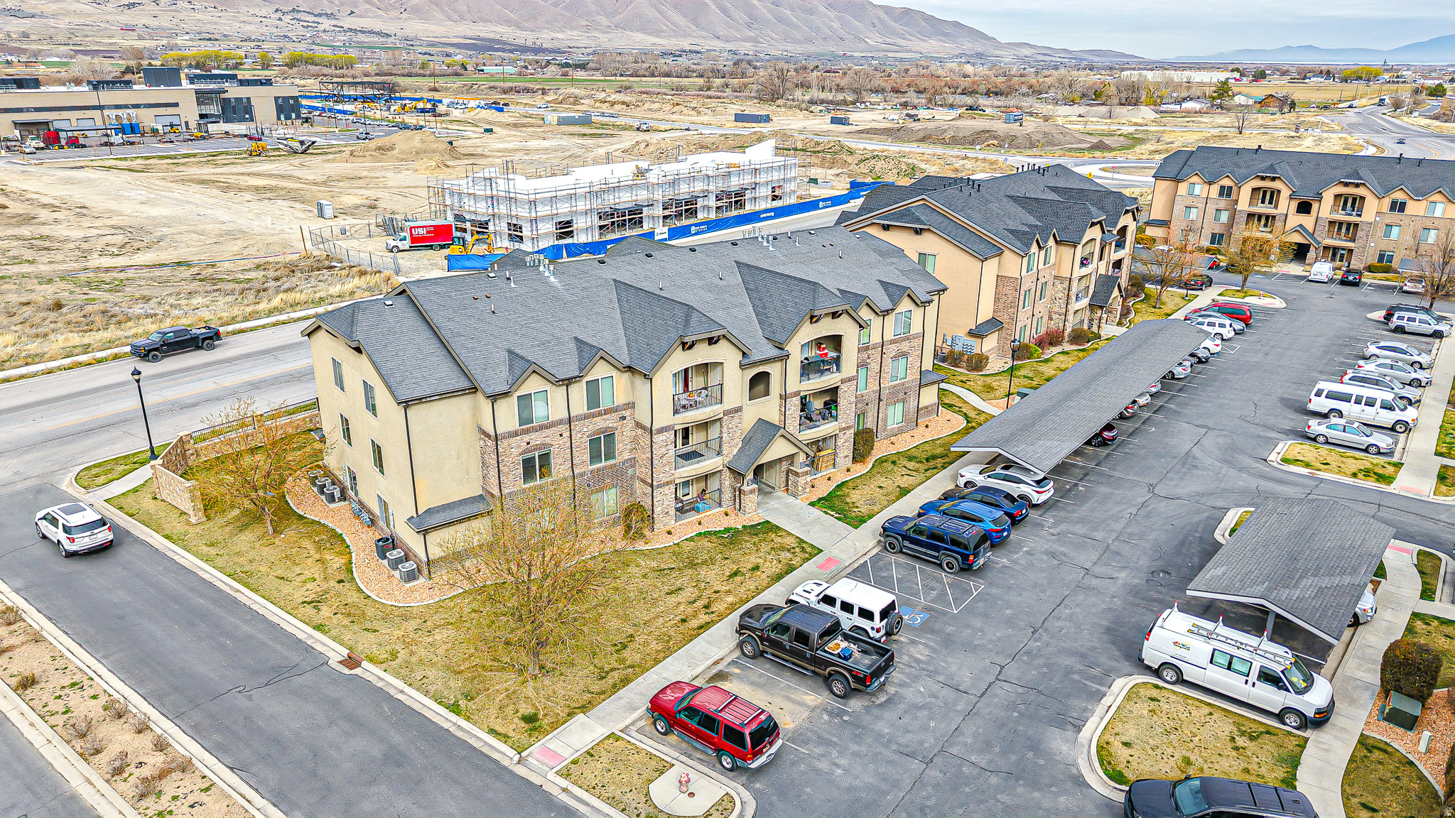 523 1045 S 1700 #523