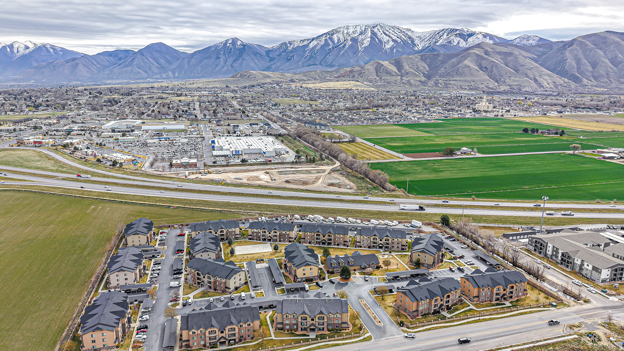 523 1045 S 1700 #523