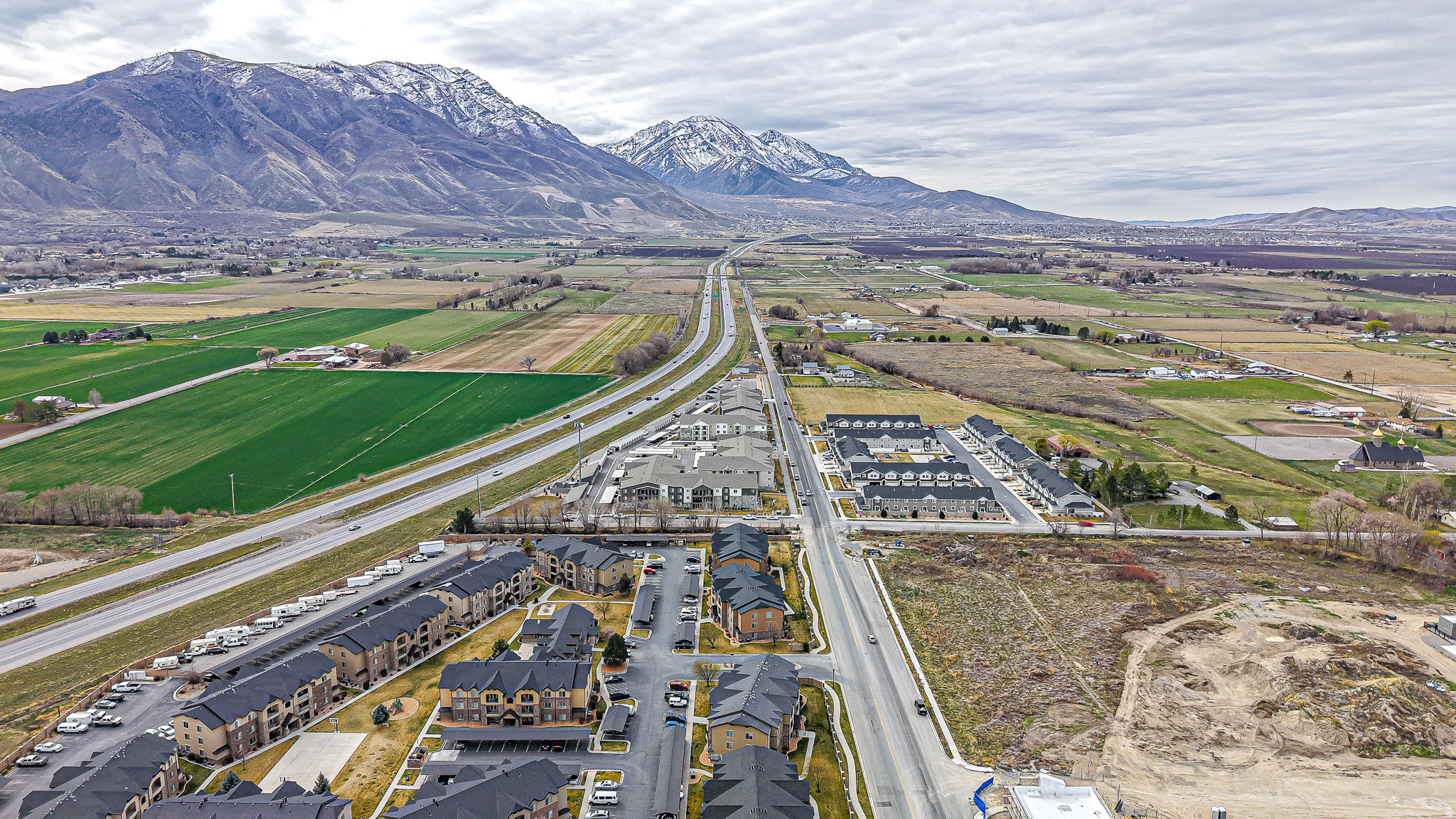 523 1045 S 1700 #523