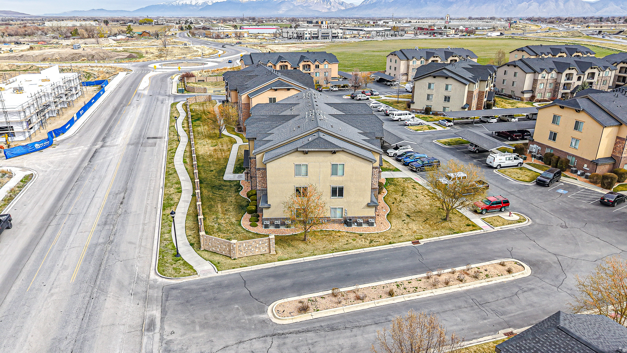 523 1045 S 1700 #523