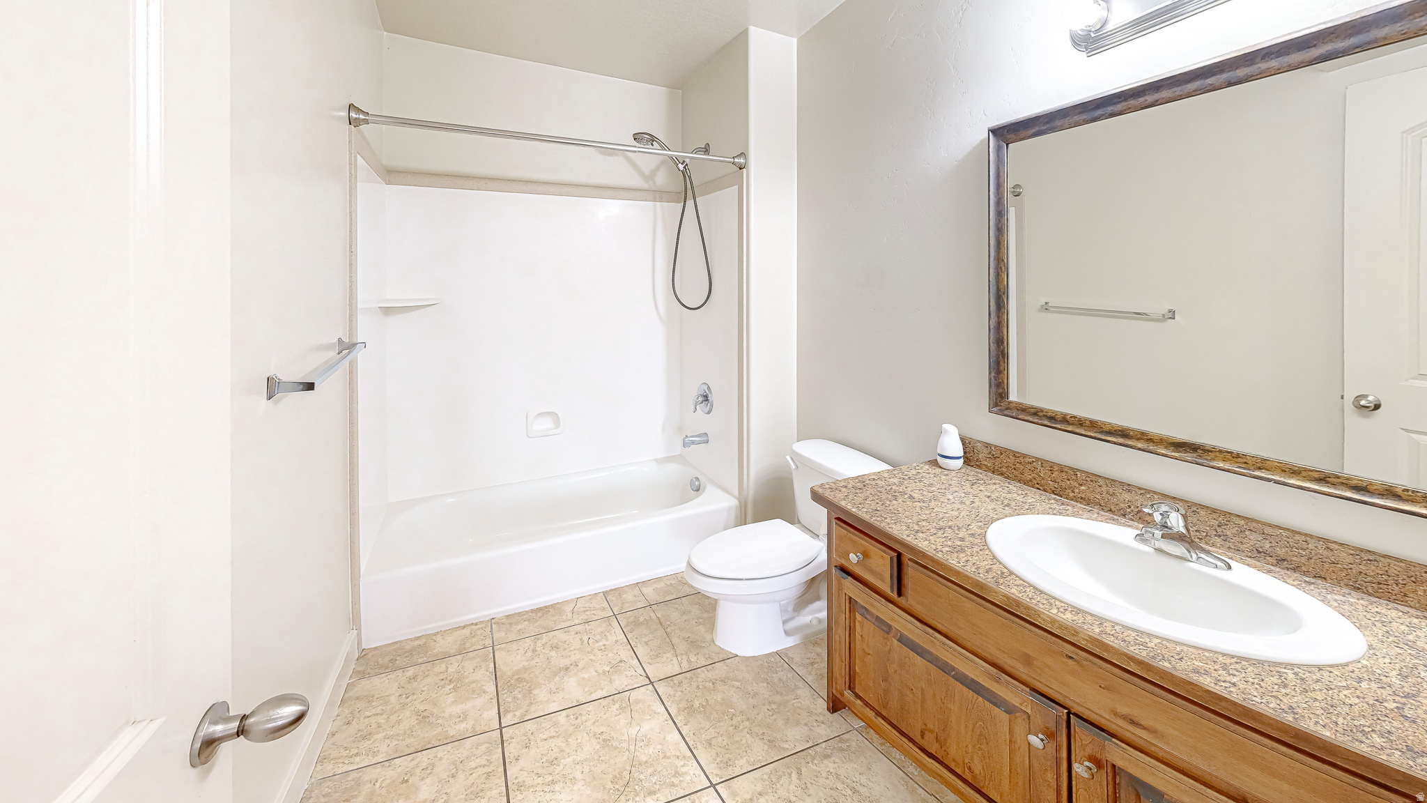 523 1045 S 1700 #523