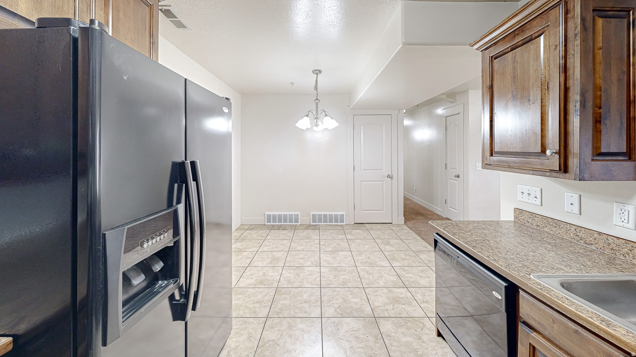 523 1045 S 1700 #523