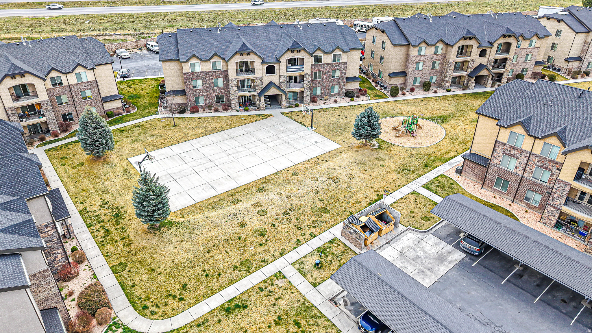 523 1045 S 1700 #523