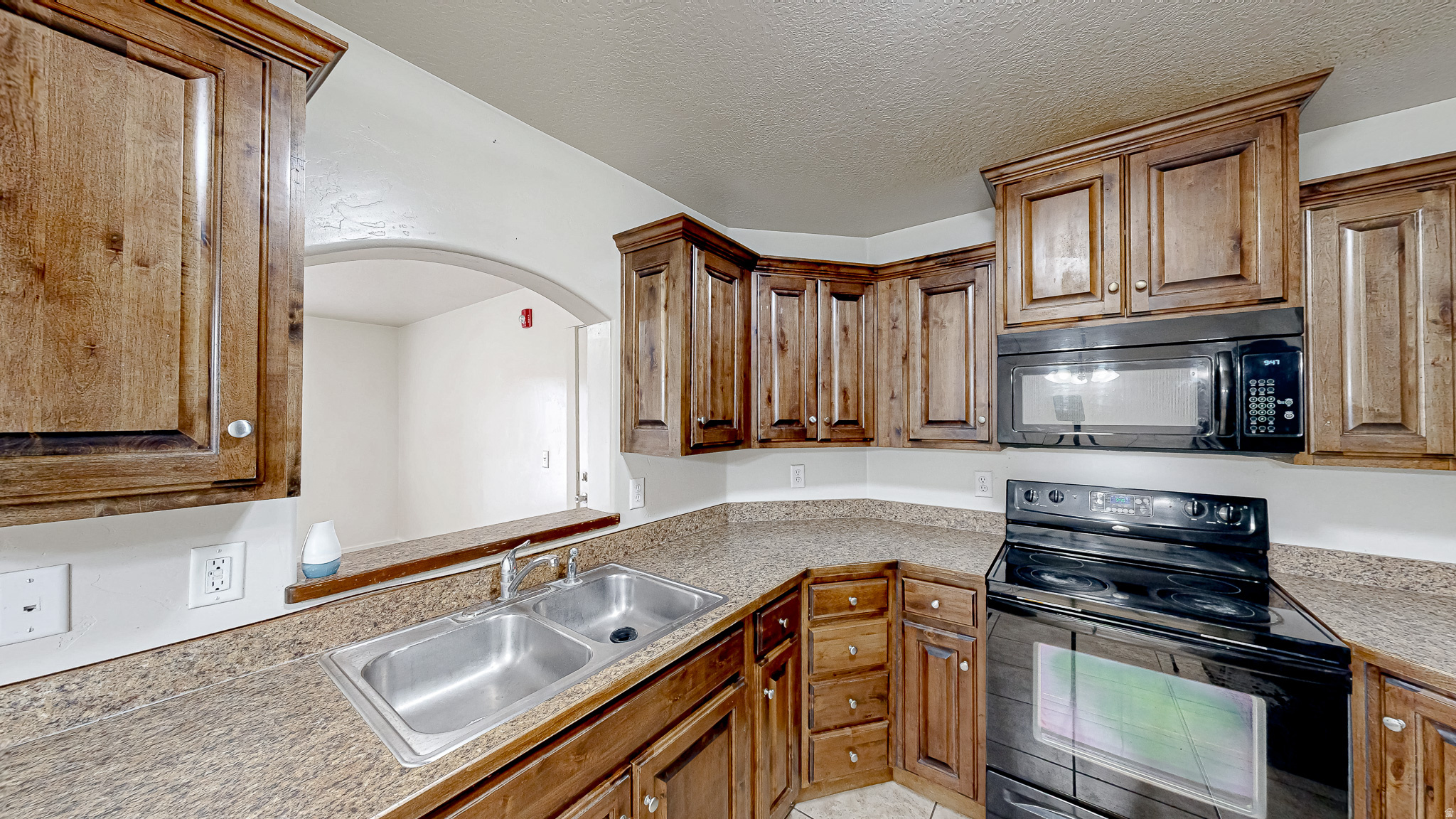 523 1045 S 1700 #523