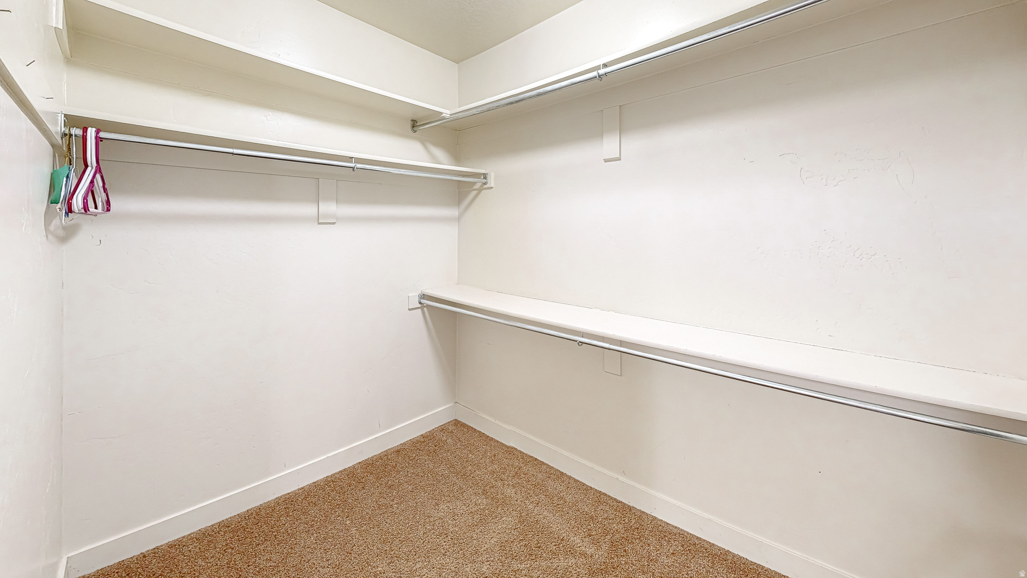 523 1045 S 1700 #523