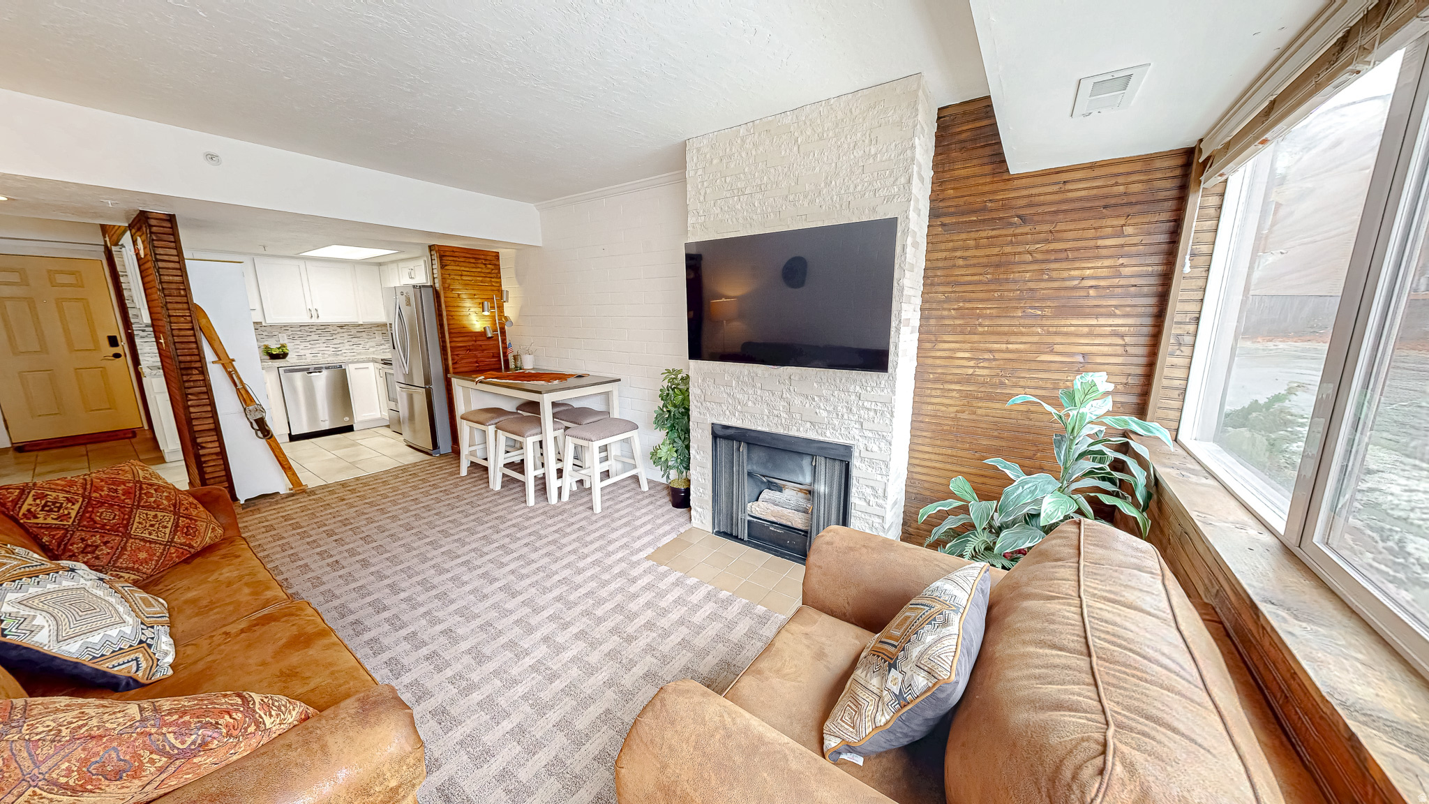 2000 PROSPECTOR AVE #106