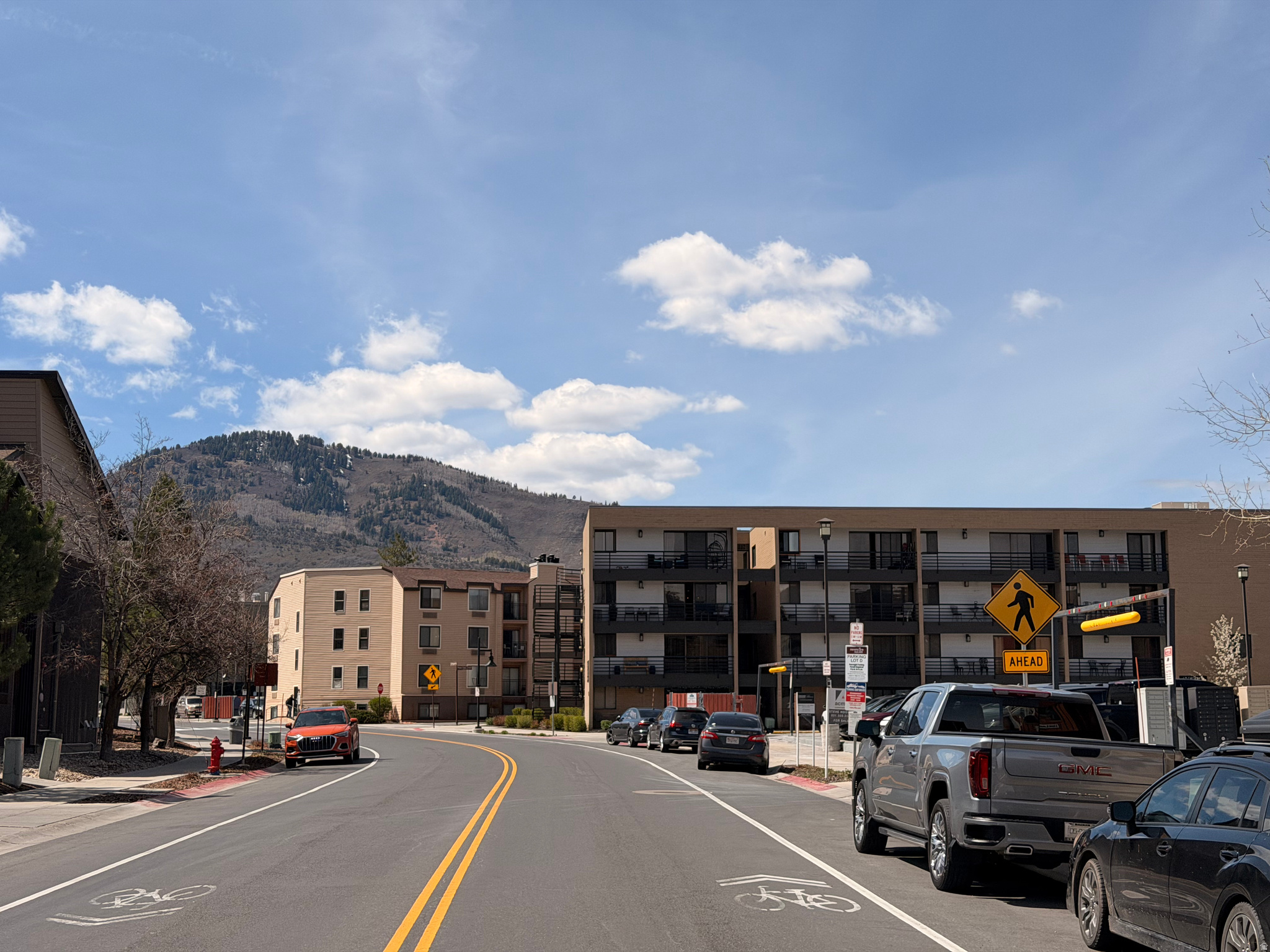 2000 PROSPECTOR AVE #106