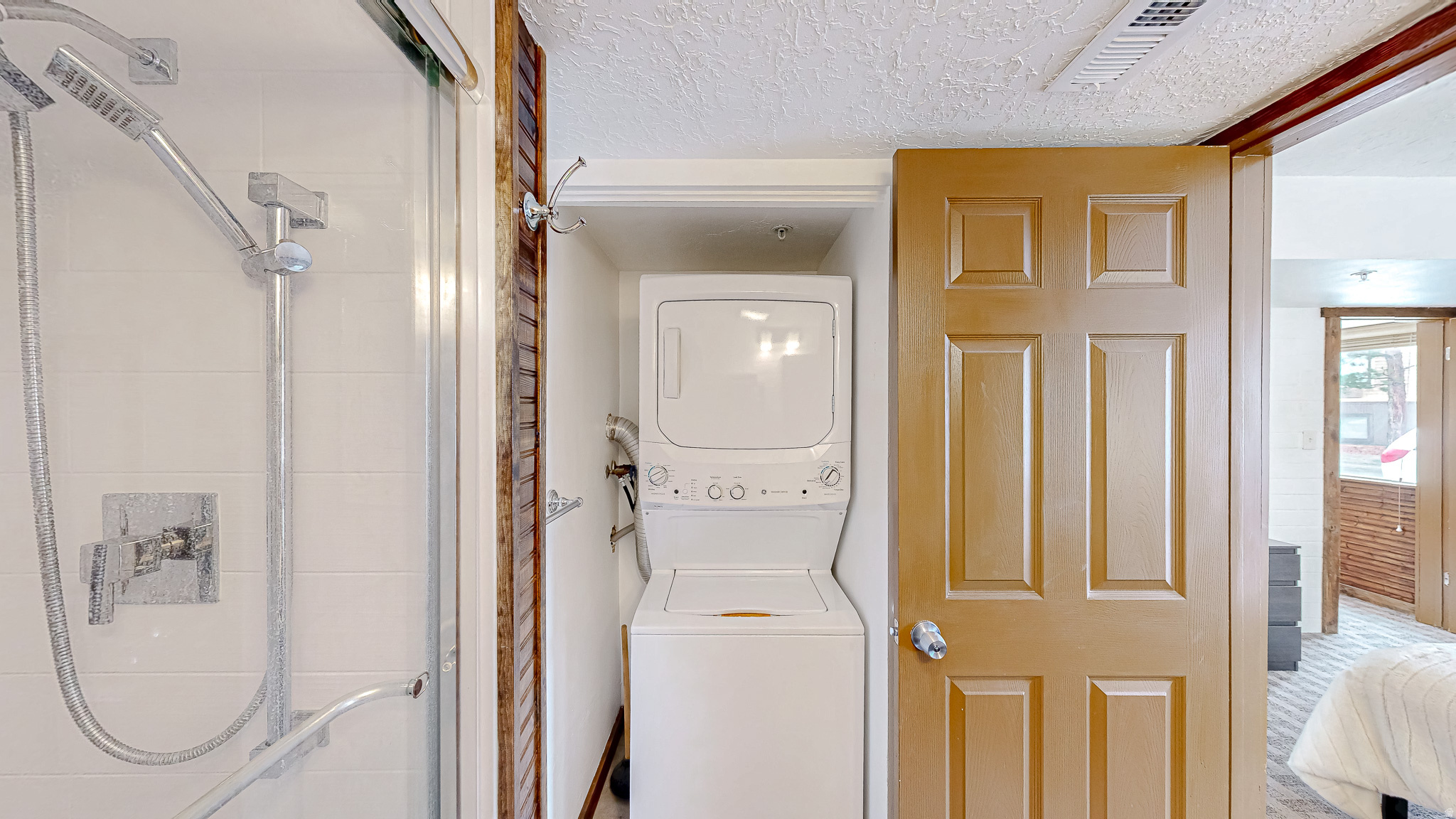 2000 PROSPECTOR AVE #106