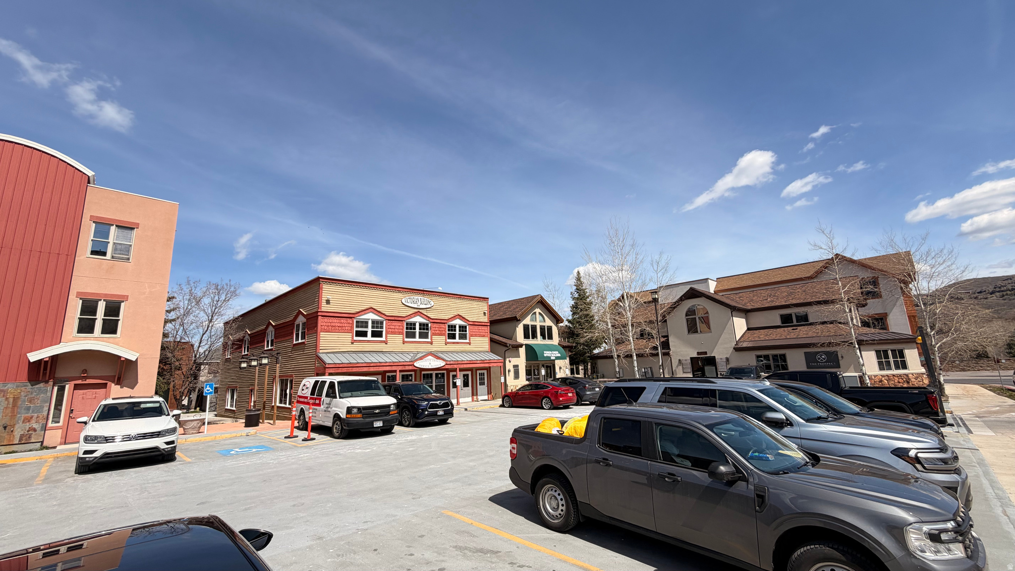 2000 PROSPECTOR AVE #106