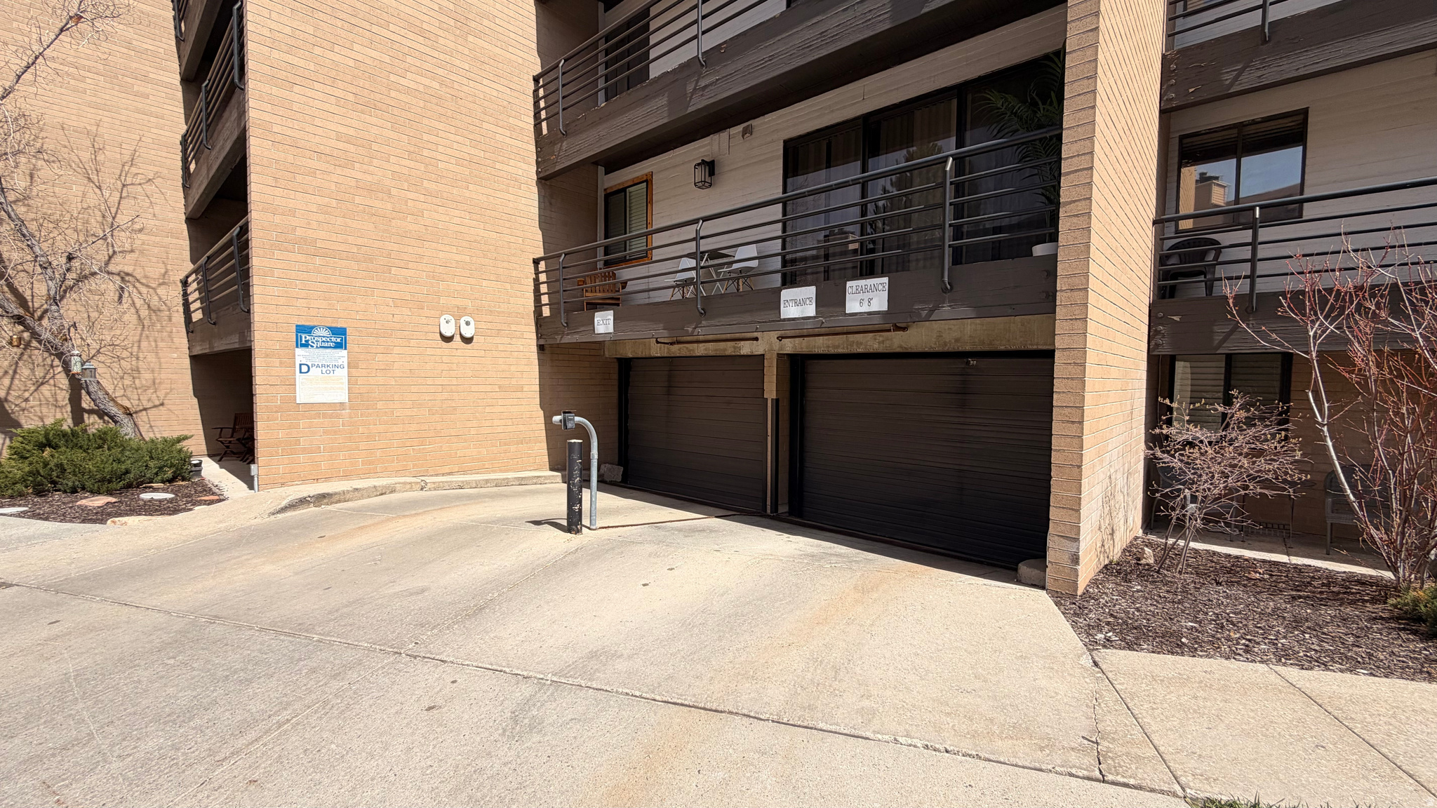 2000 PROSPECTOR AVE #106