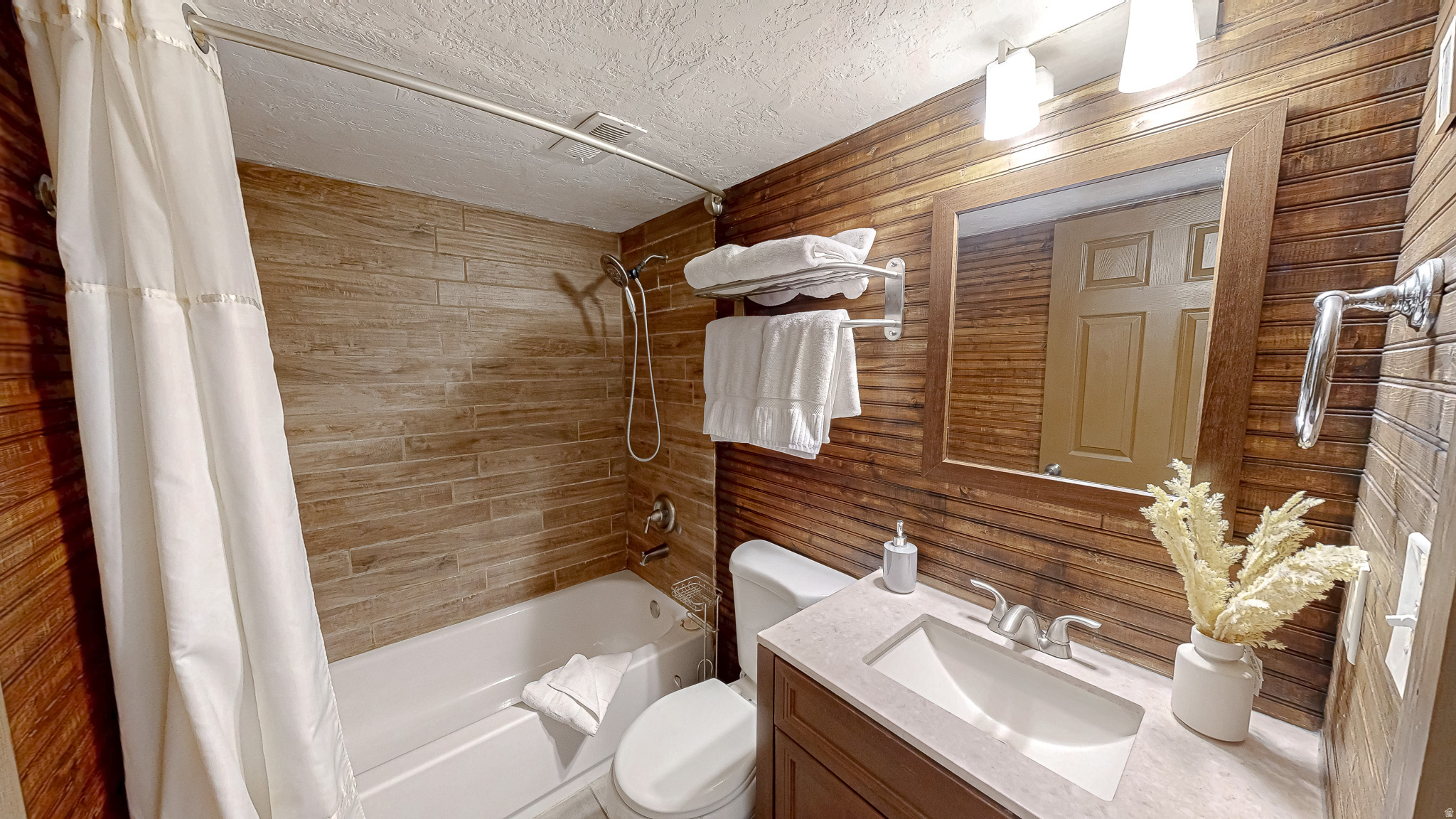 2000 PROSPECTOR AVE #106