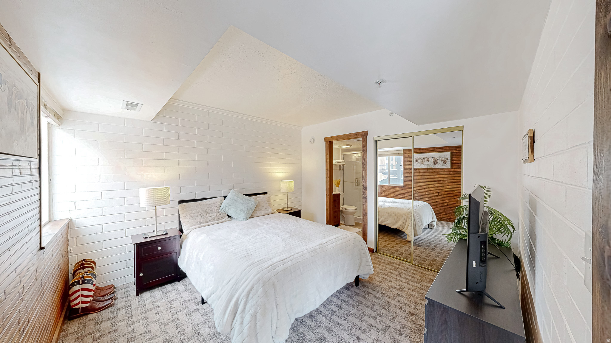 2000 PROSPECTOR AVE #106