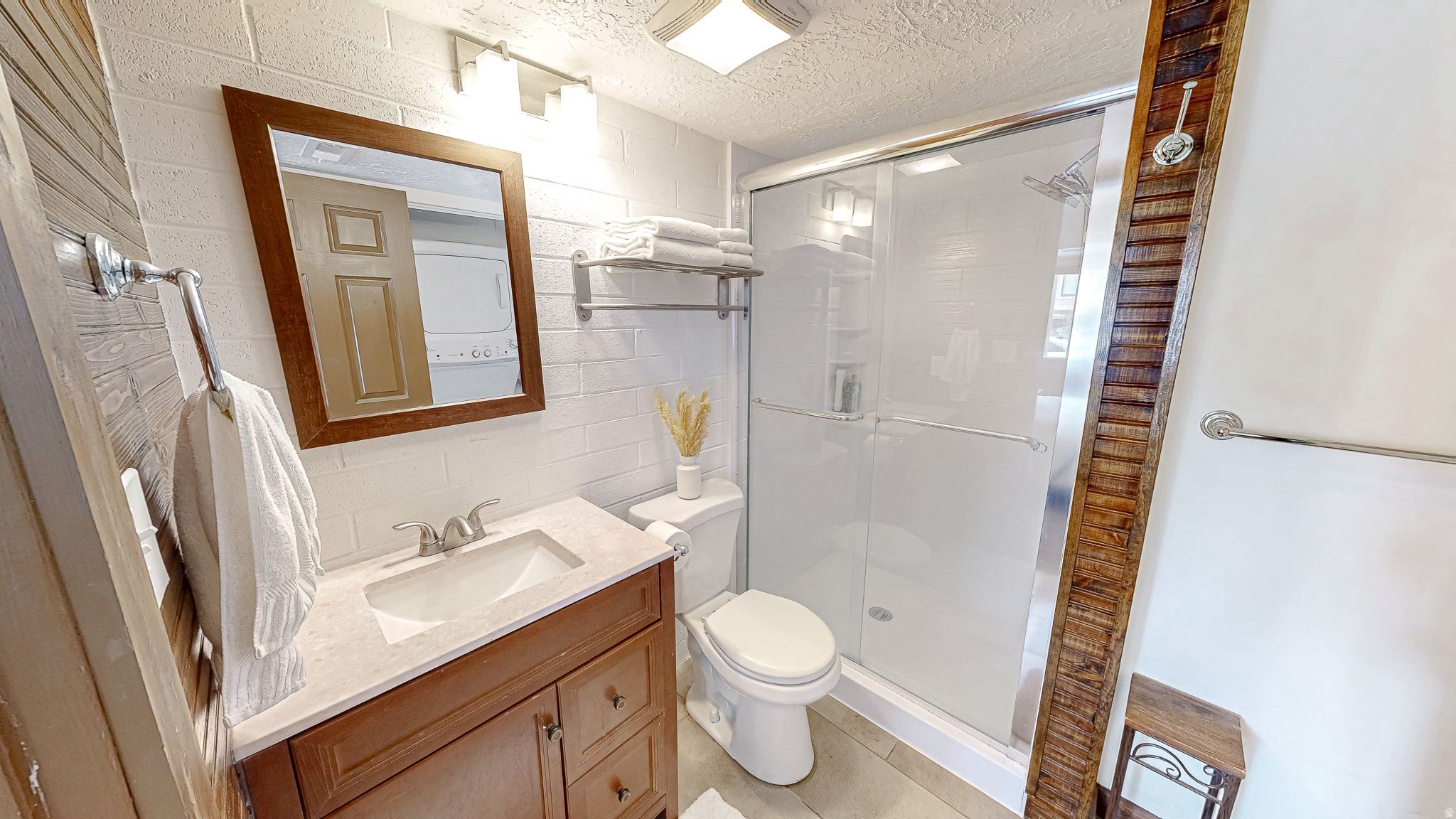 2000 PROSPECTOR AVE #106