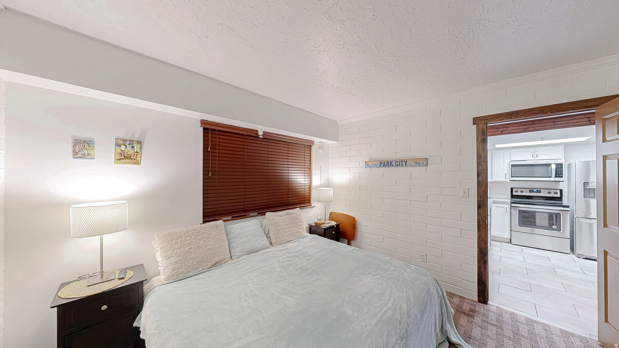 2000 PROSPECTOR AVE #106