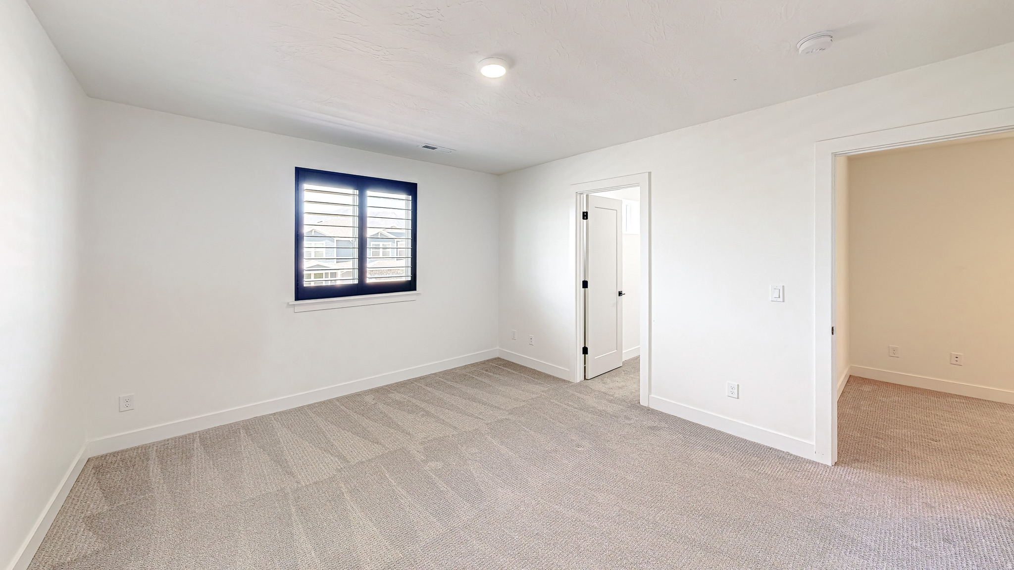 153 W 160 N #130