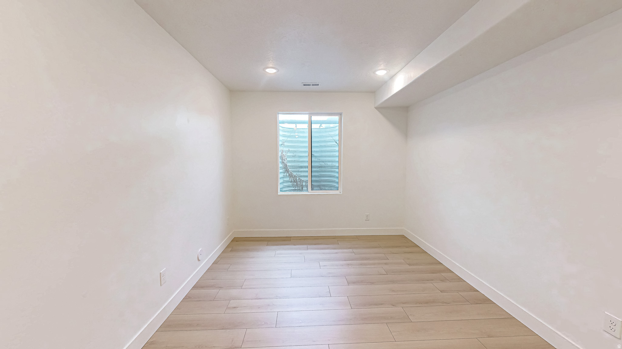 153 W 160 N #130