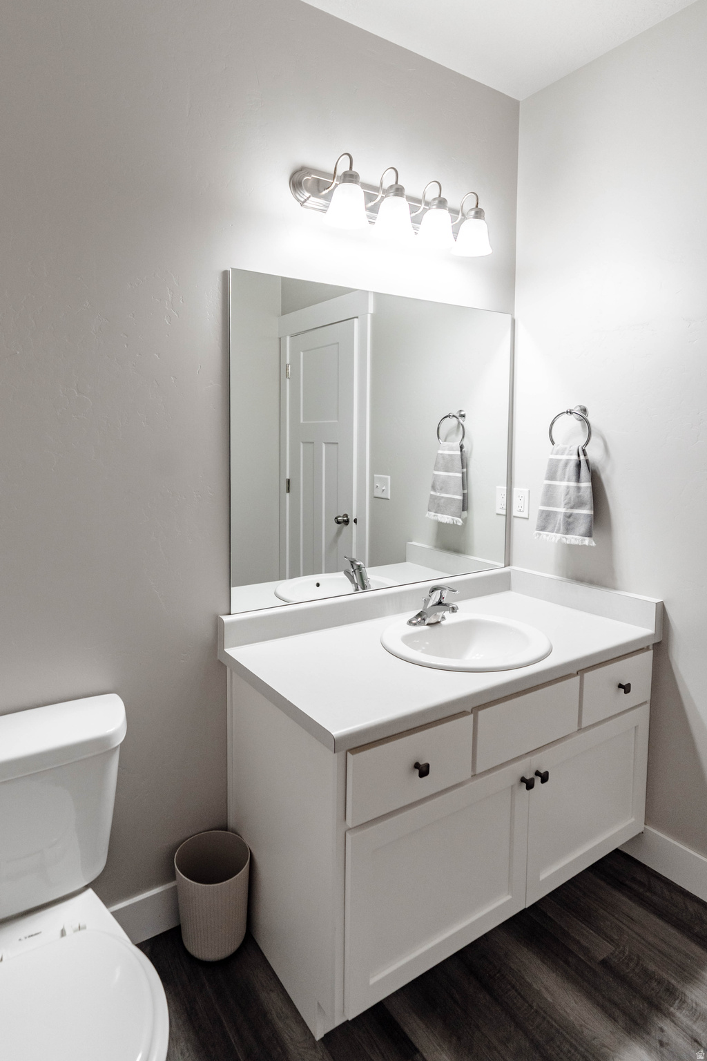 4234 W MCKELLEN DR #G303