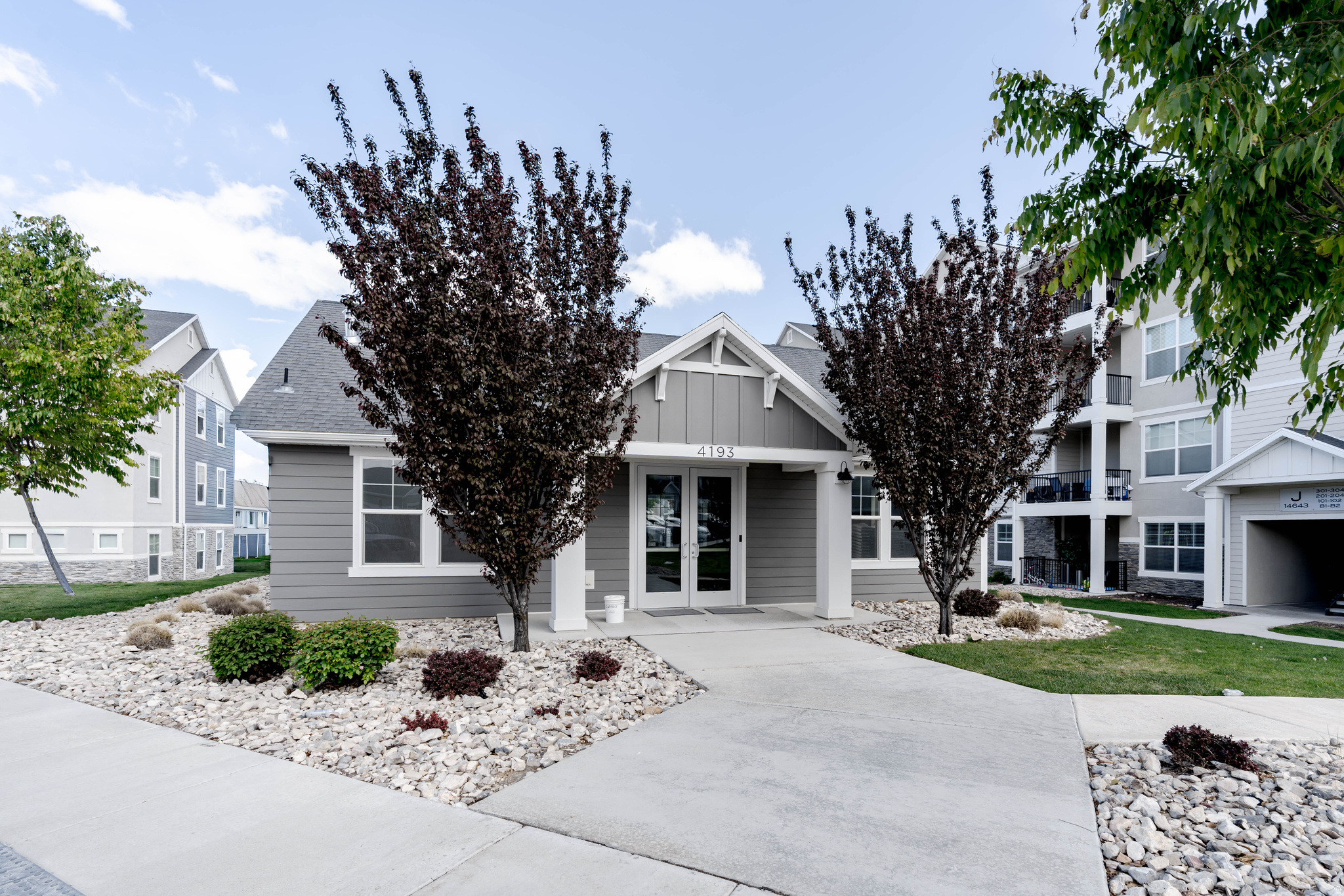 4234 W MCKELLEN DR #G303