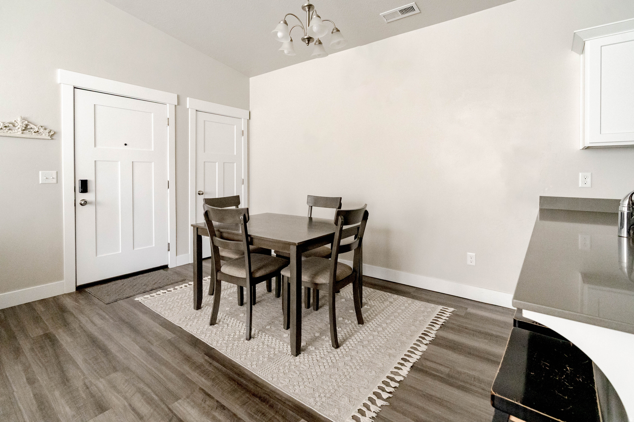 4234 W MCKELLEN DR #G303