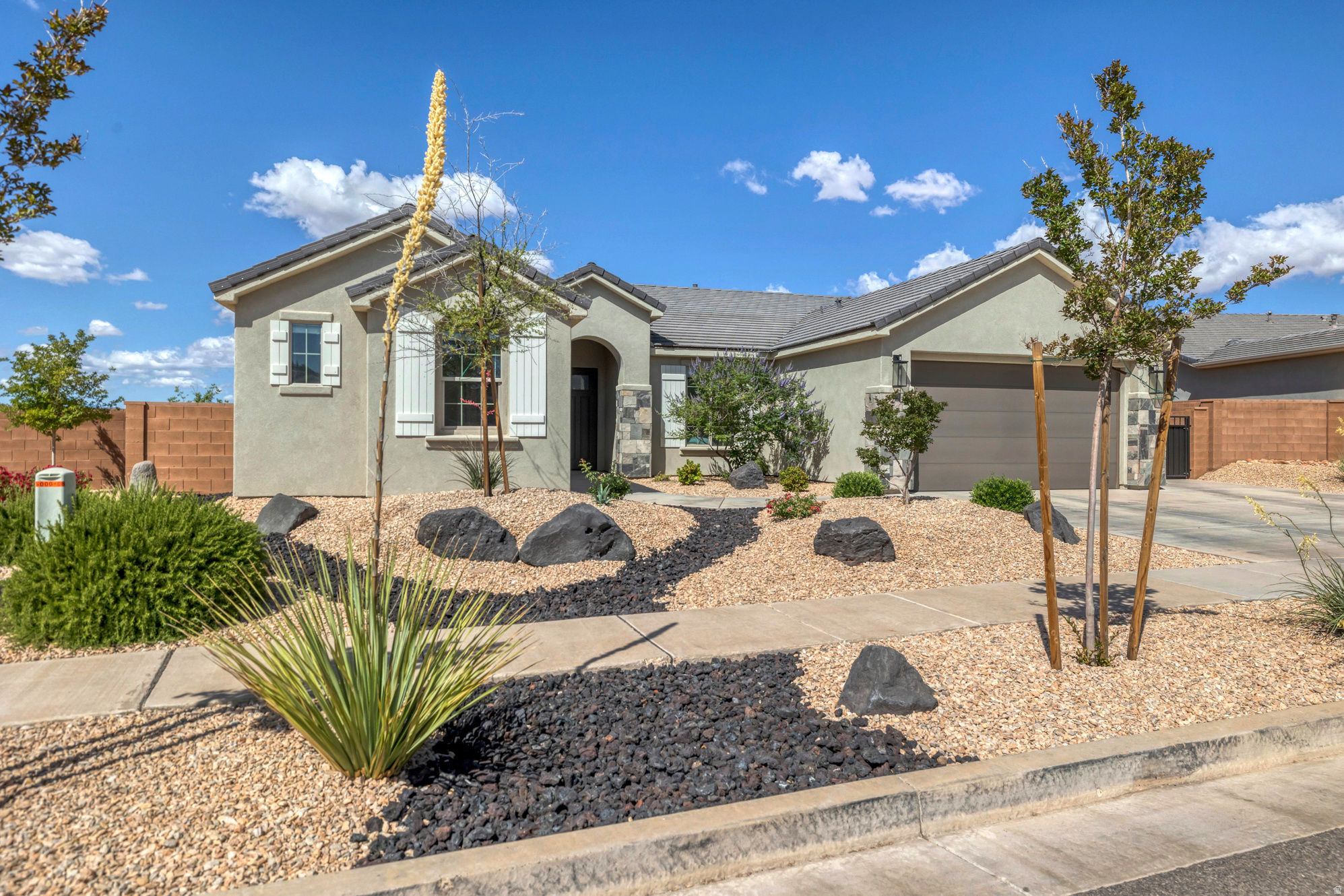409 N SAGE GROUSE DR