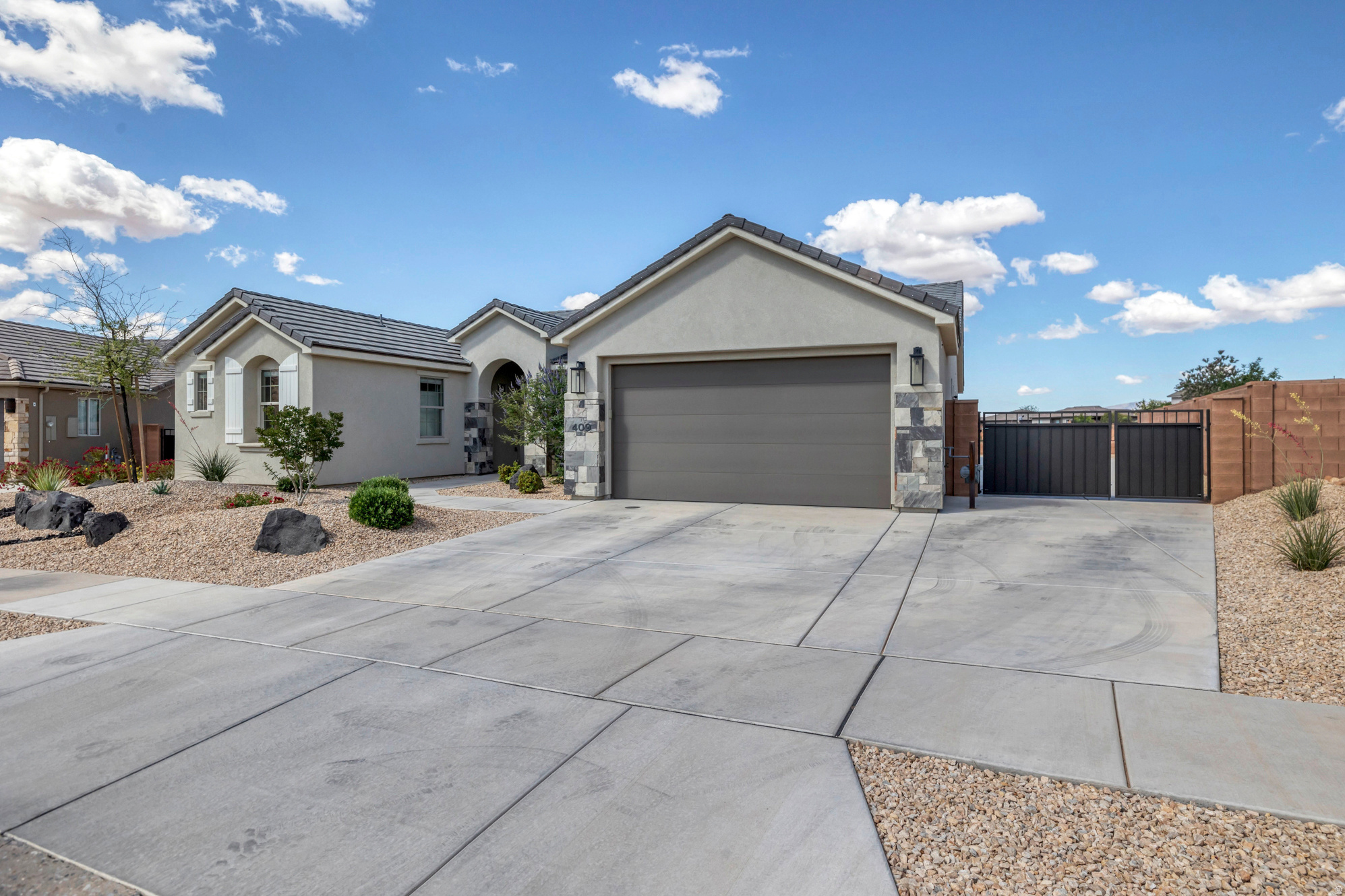 409 N SAGE GROUSE DR