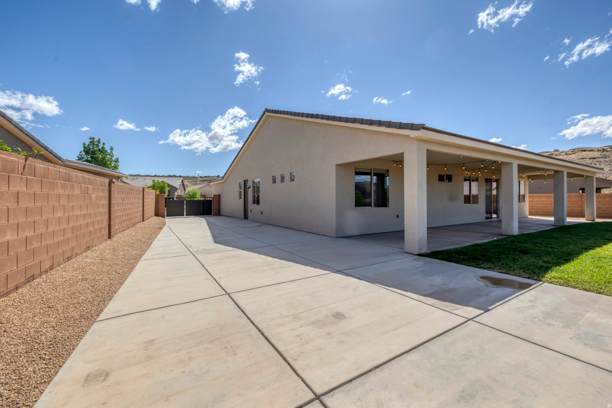 409 N SAGE GROUSE DR