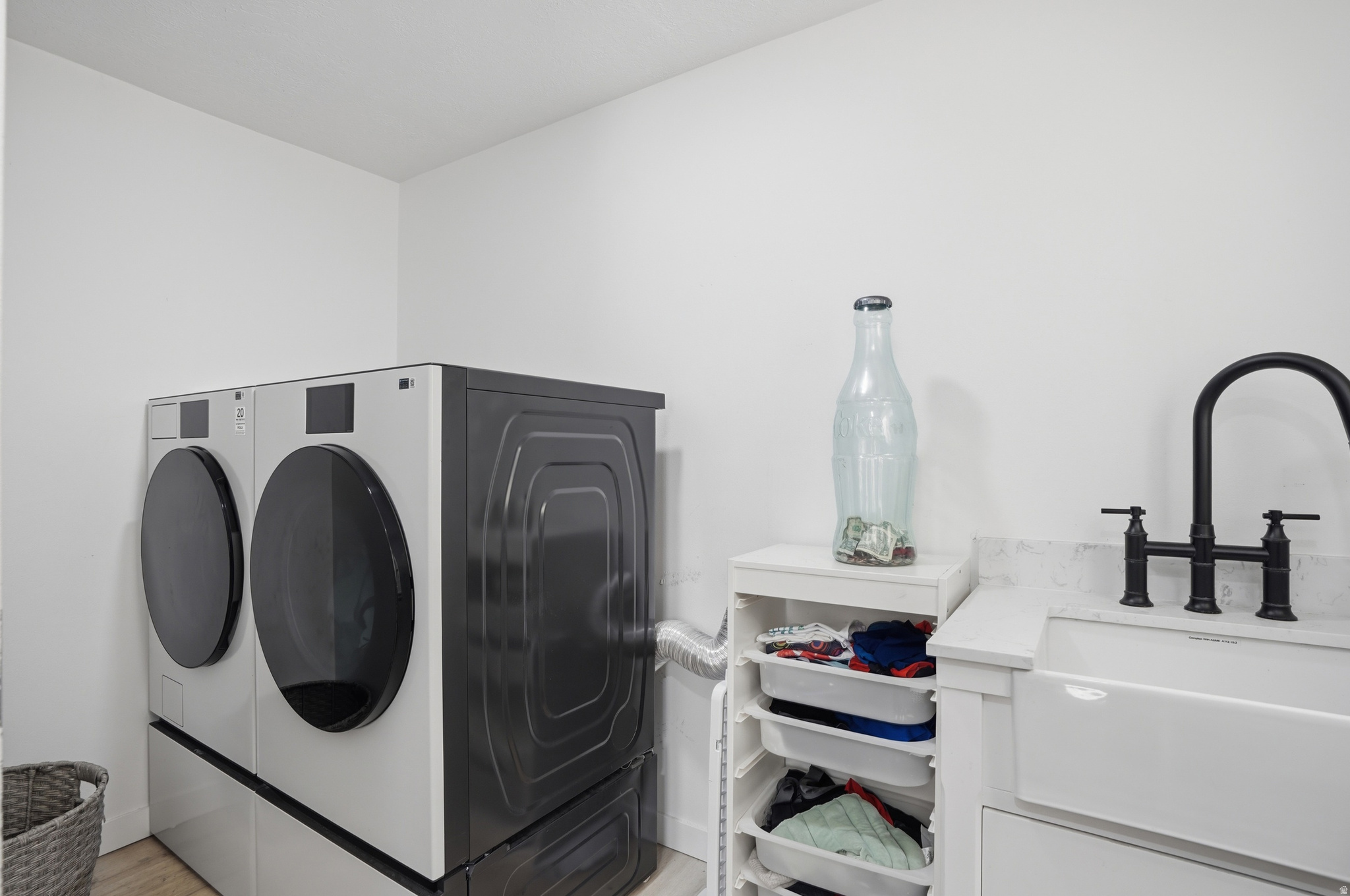 10806 N 5250 W