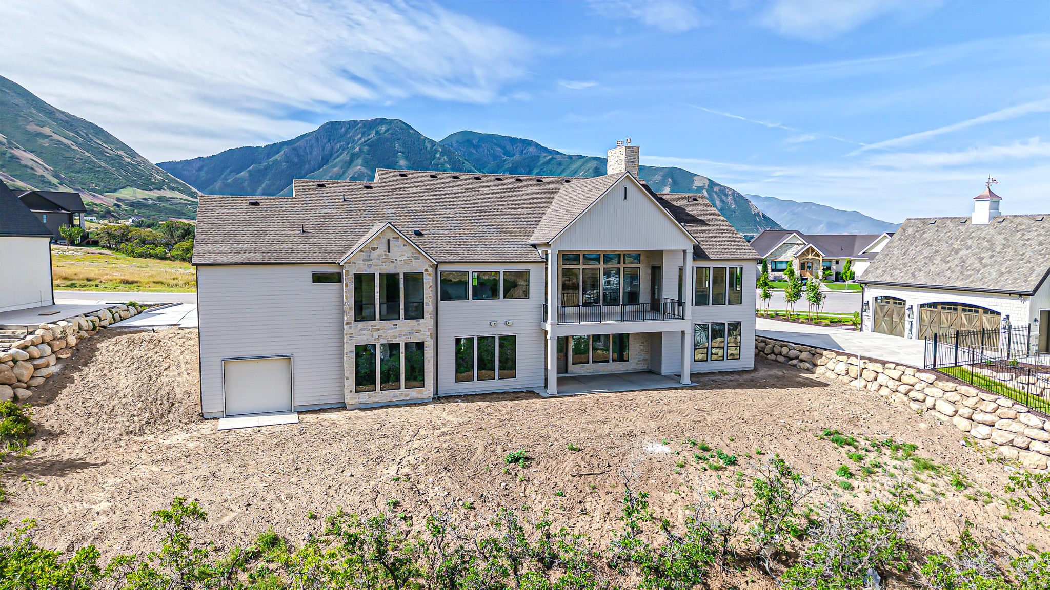 145 E HIDDEN LN