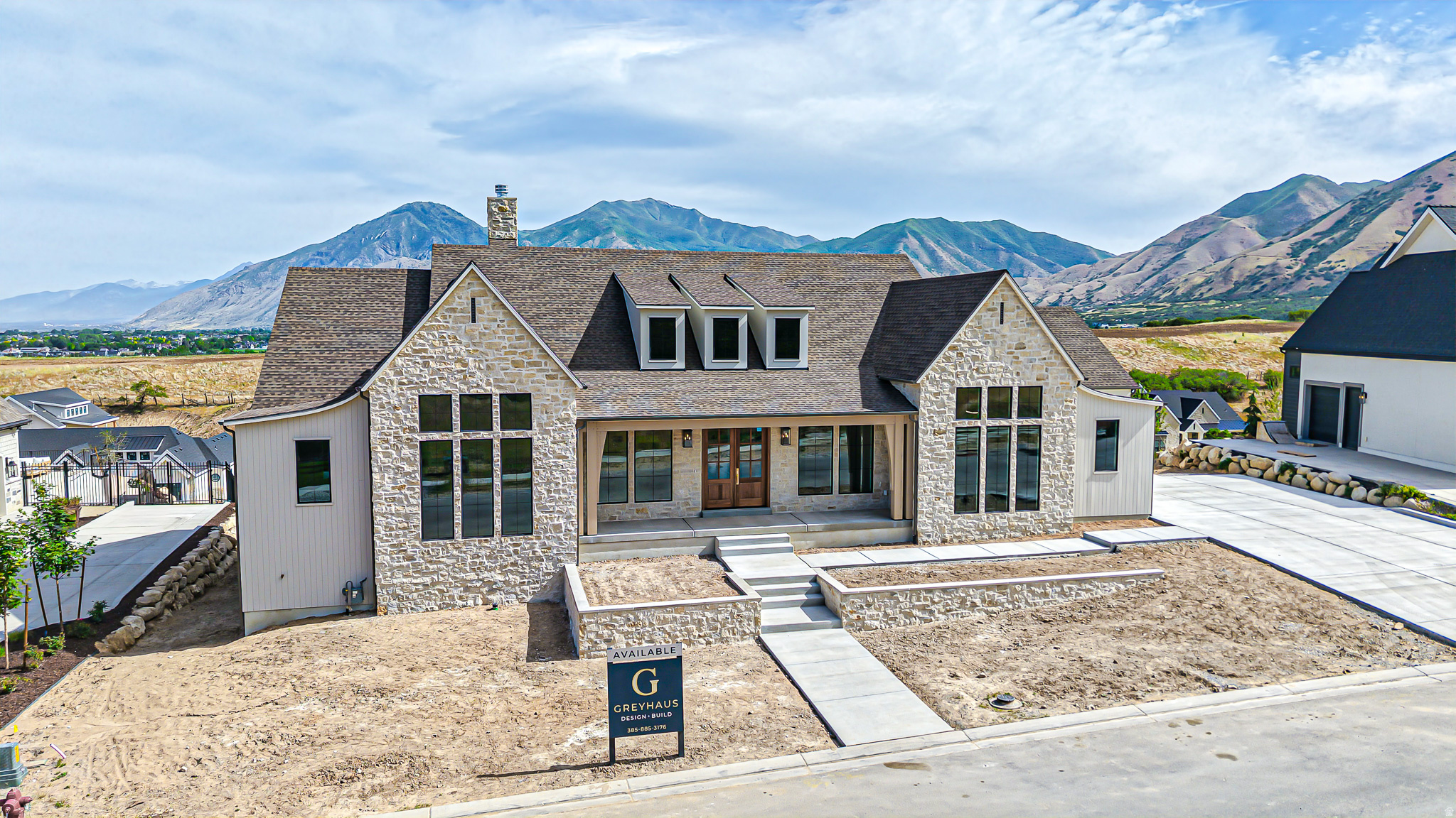 145 E HIDDEN LN