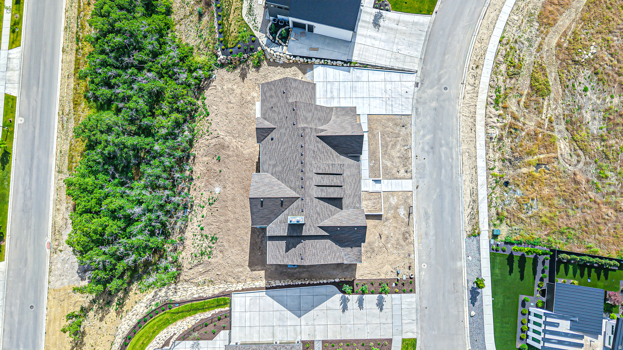 145 E HIDDEN LN